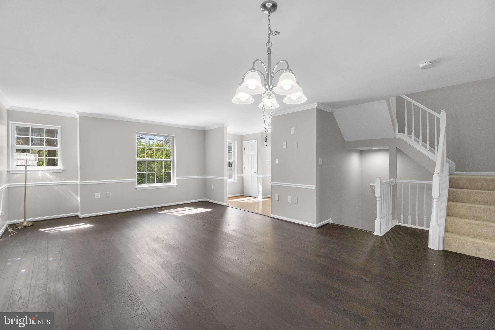 GOLDSBOROUGH MANOR - Residential