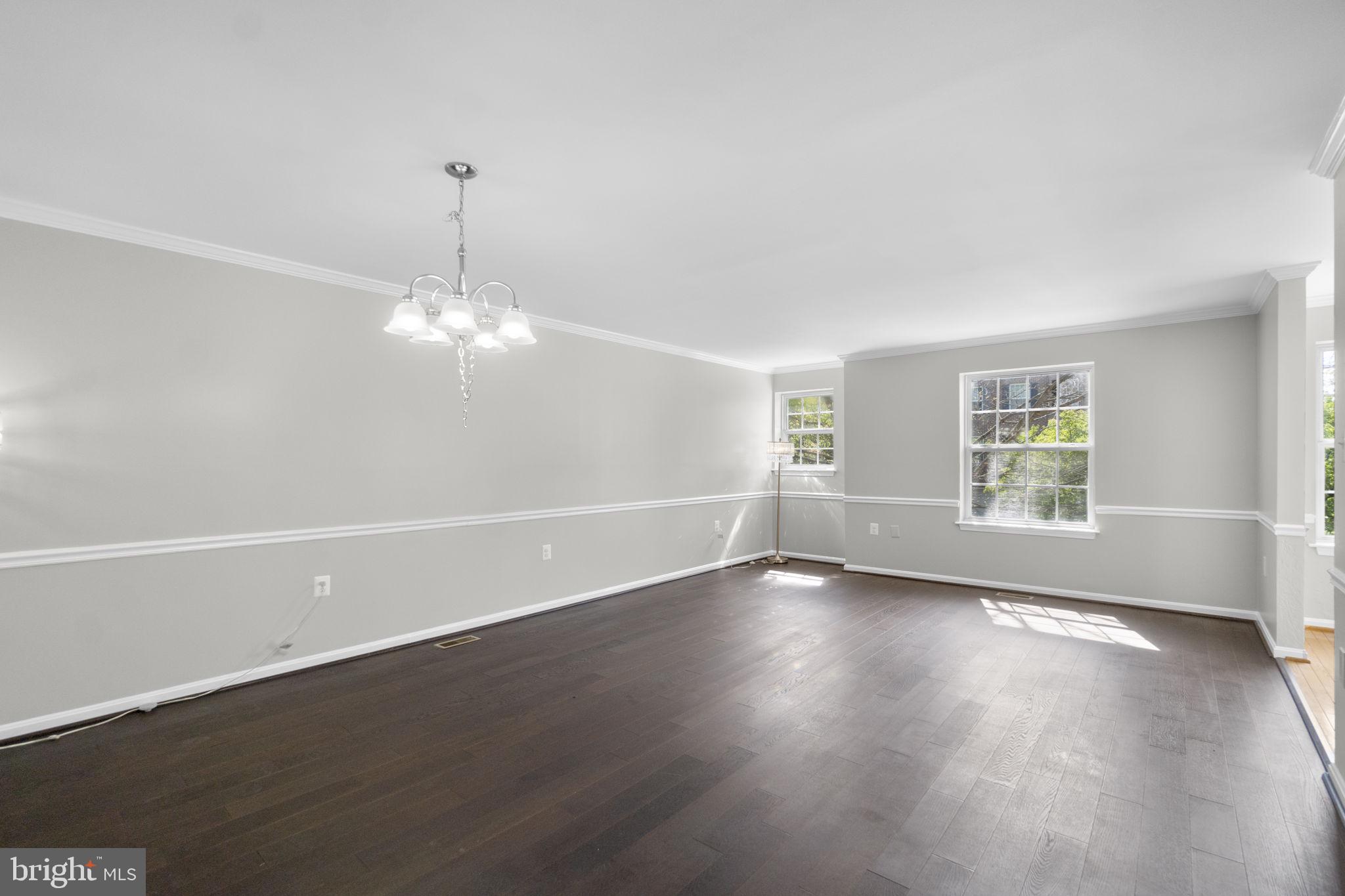 GOLDSBOROUGH MANOR - Residential