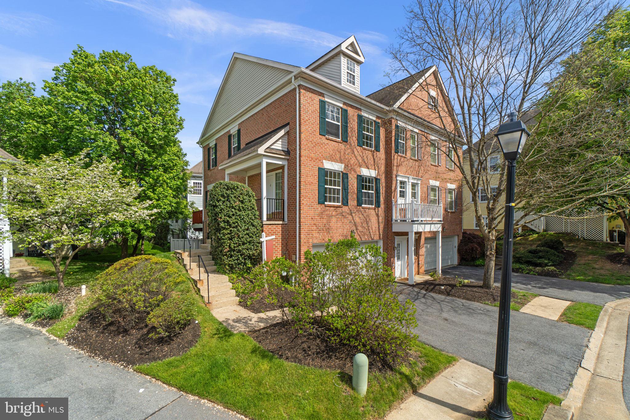 GOLDSBOROUGH MANOR - Residential