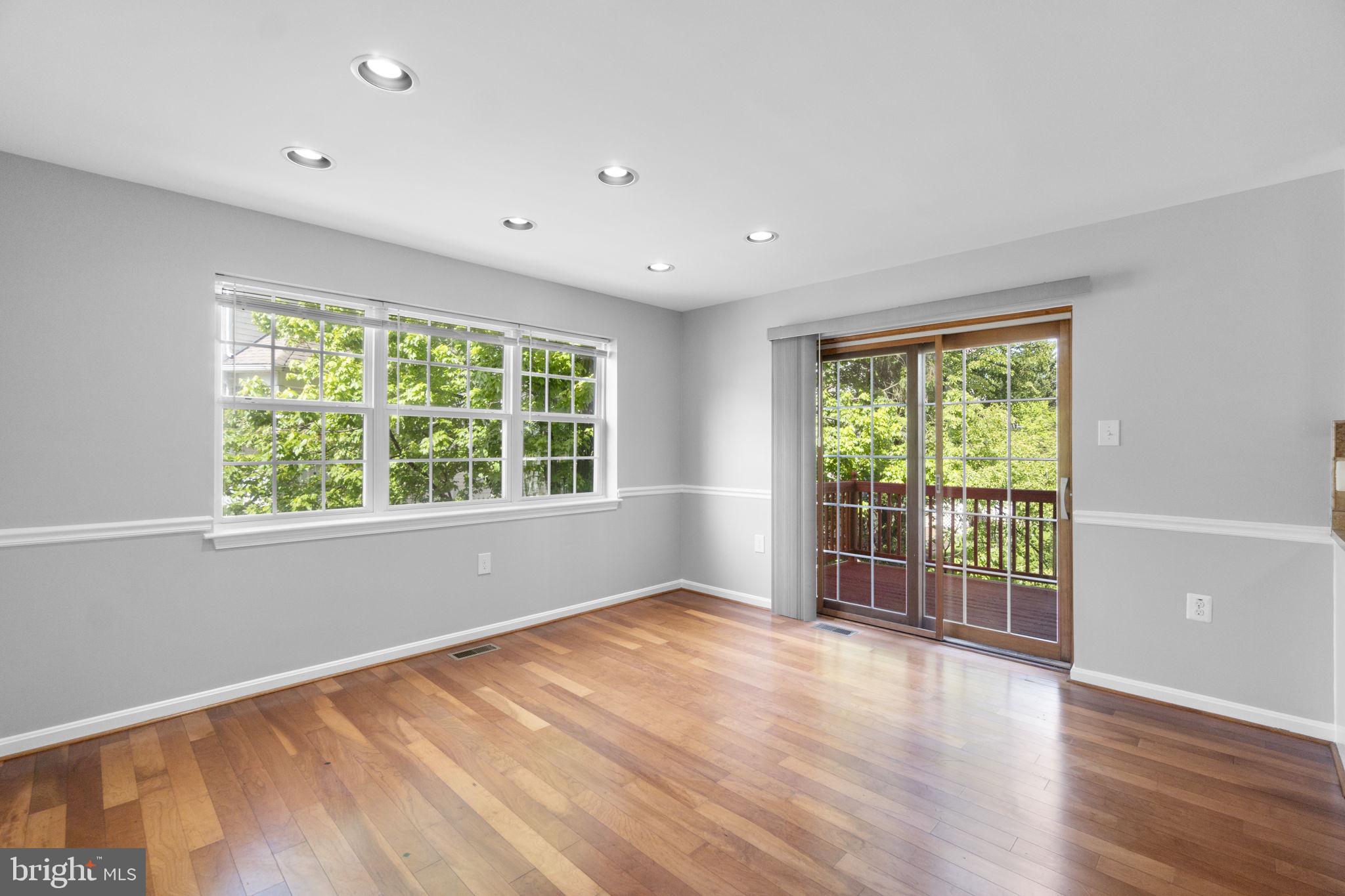 GOLDSBOROUGH MANOR - Residential