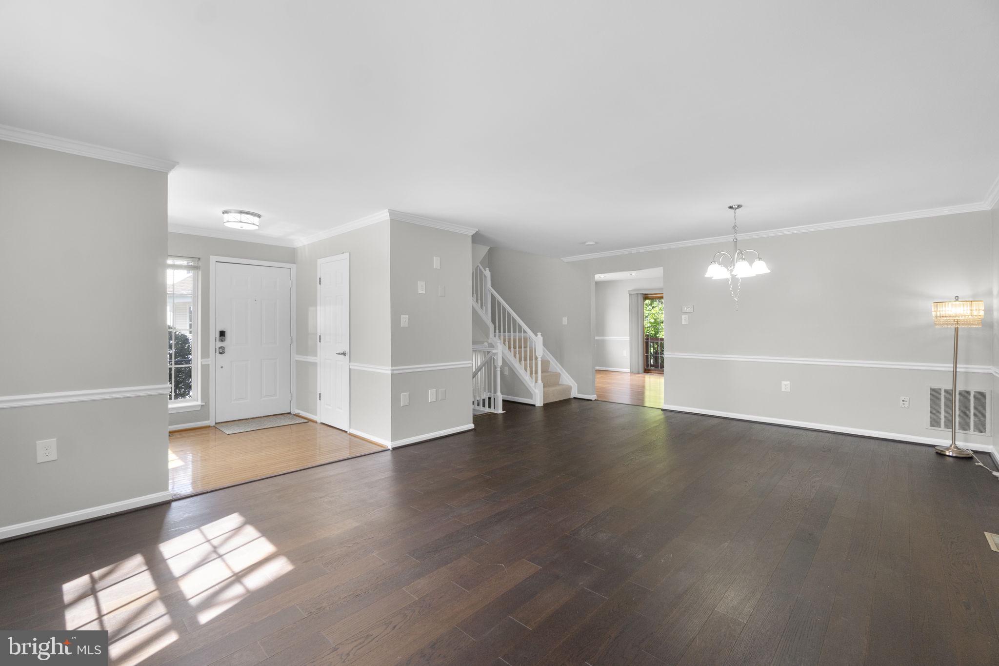 GOLDSBOROUGH MANOR - Residential