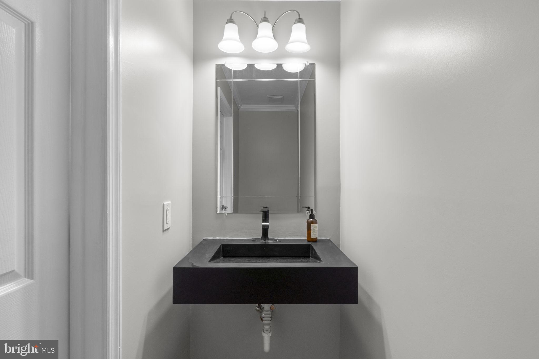 GOLDSBOROUGH MANOR - Residential