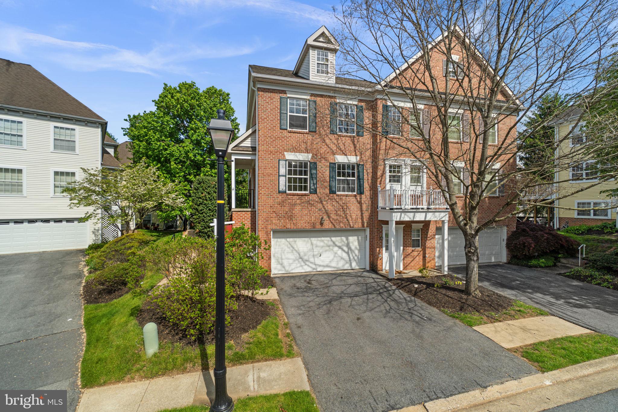 GOLDSBOROUGH MANOR - Residential