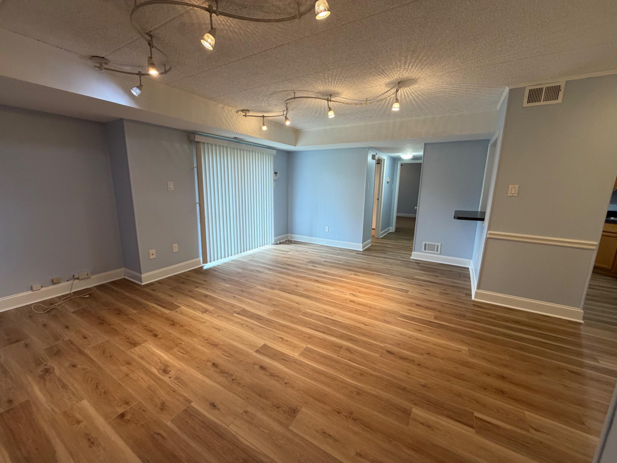 LIBERTY SQUARE - Residential