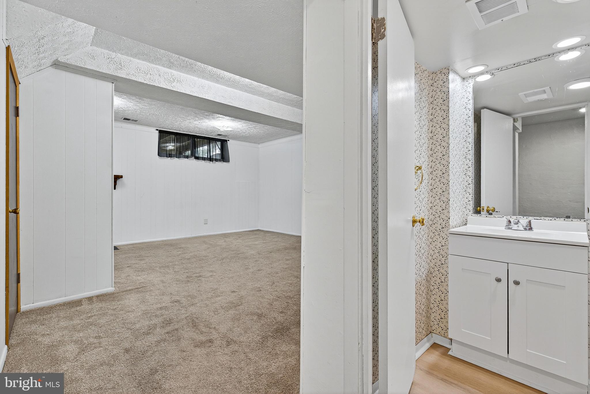 VILLAGE OF OLDE MILL - Residential