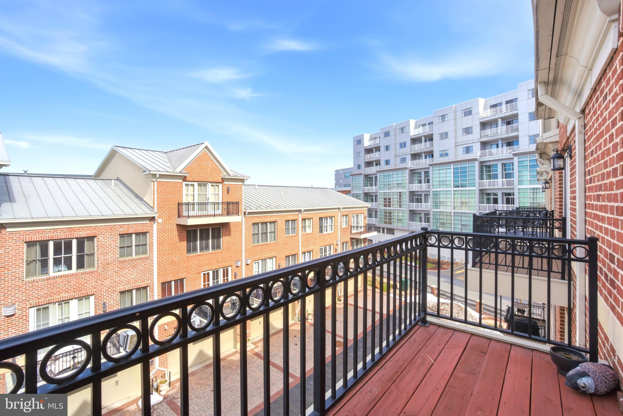 THE MOORINGS AT LIGHTHOUSE POINT - Residential