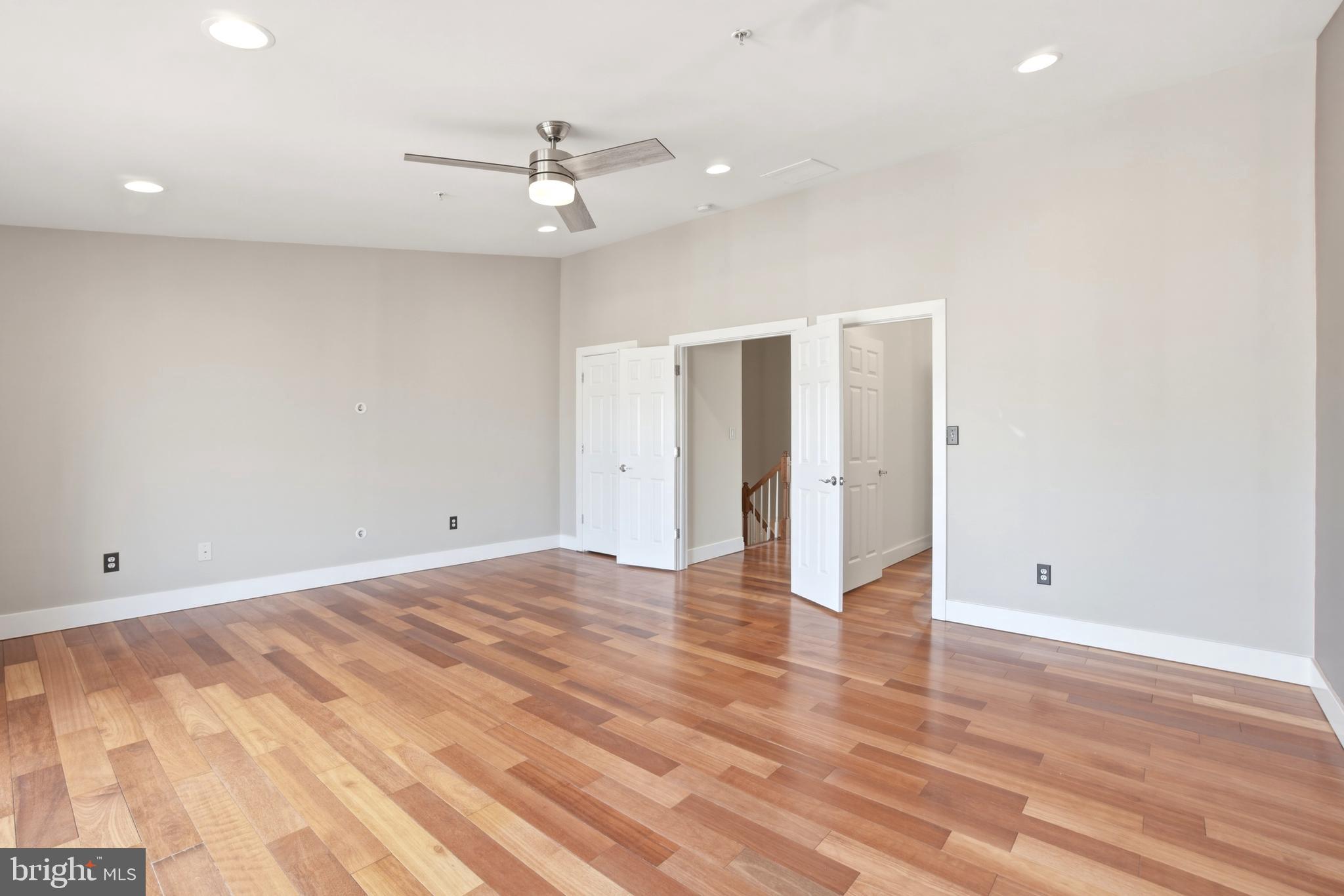 THE MOORINGS AT LIGHTHOUSE POINT - Residential