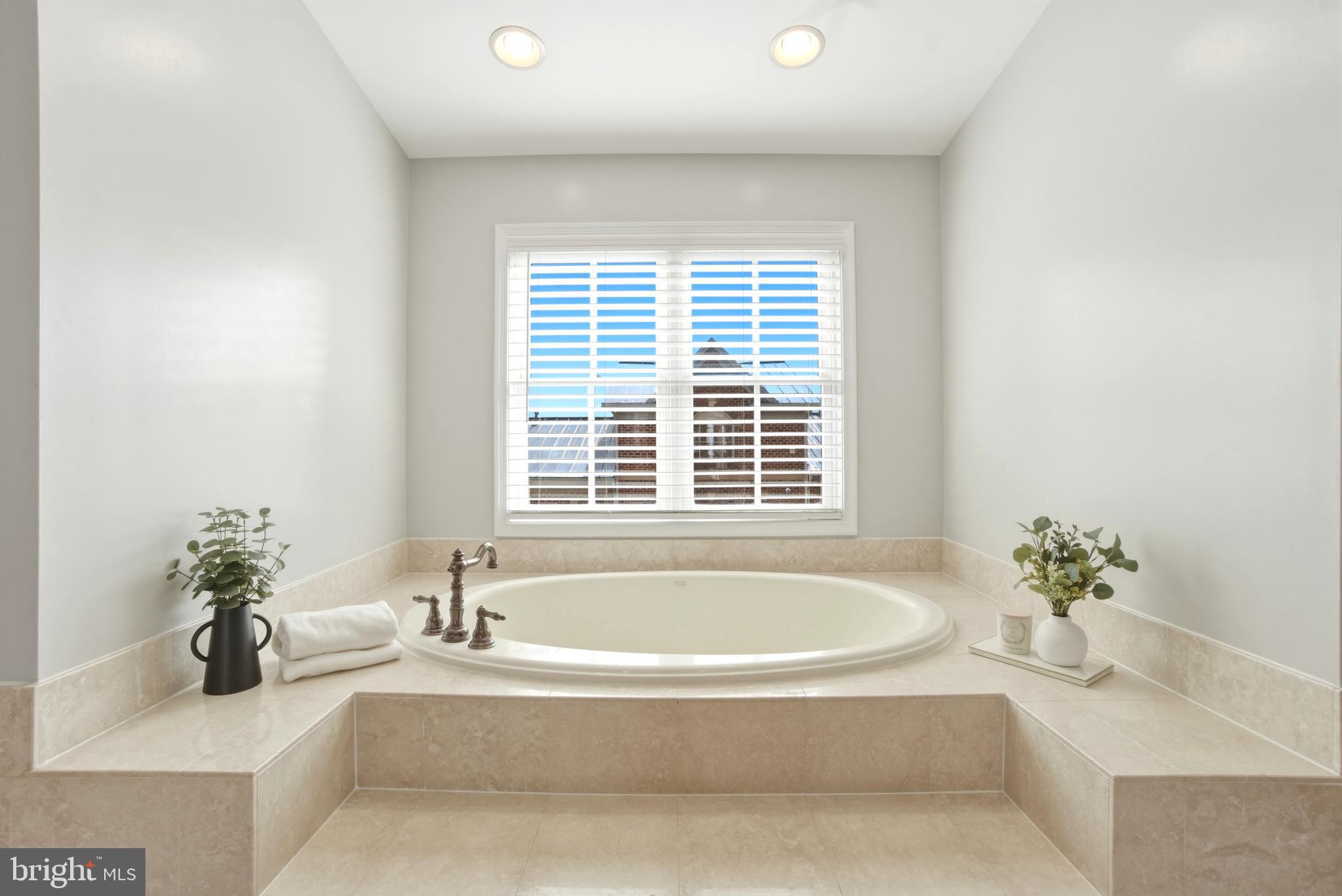 THE MOORINGS AT LIGHTHOUSE POINT - Residential