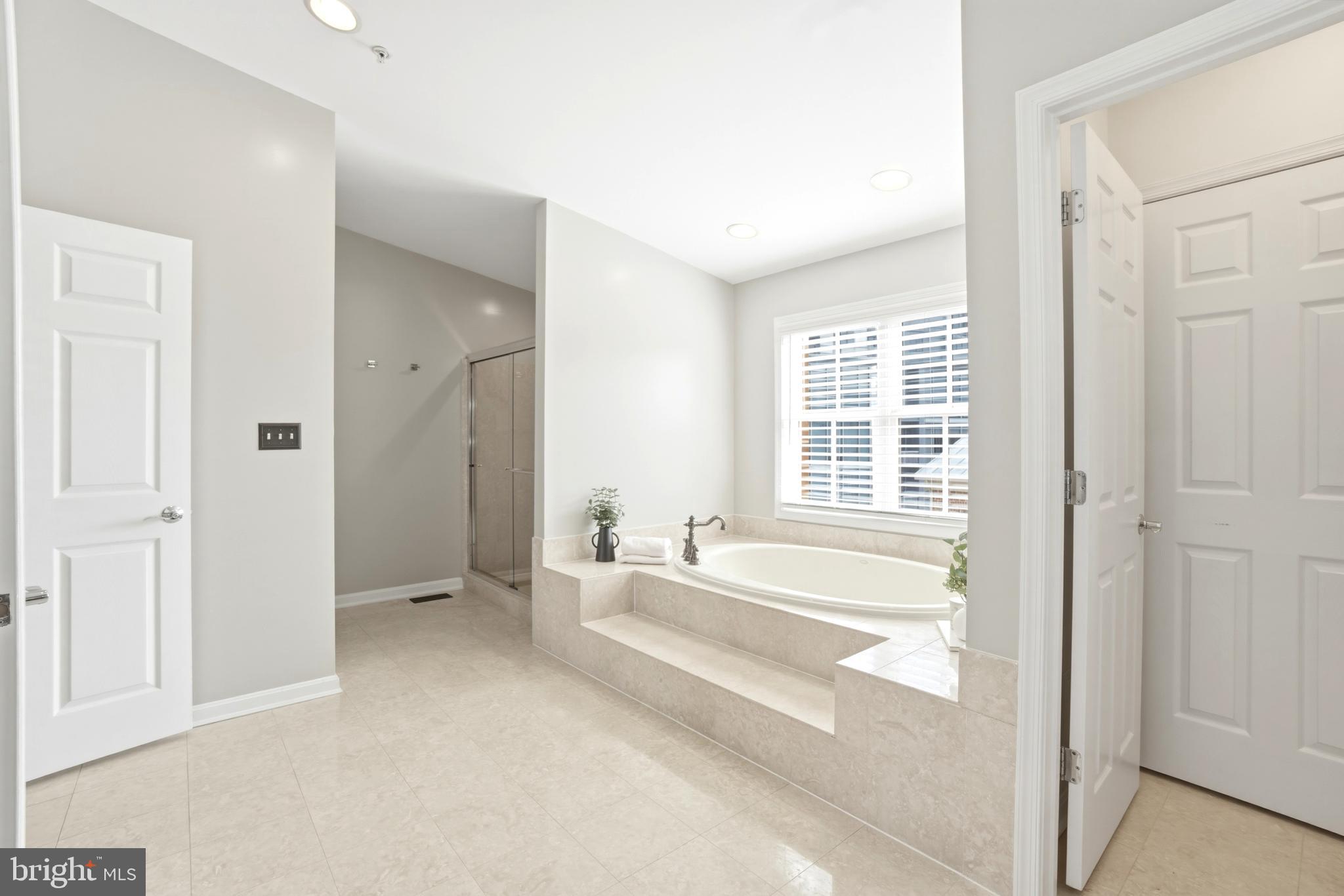 THE MOORINGS AT LIGHTHOUSE POINT - Residential