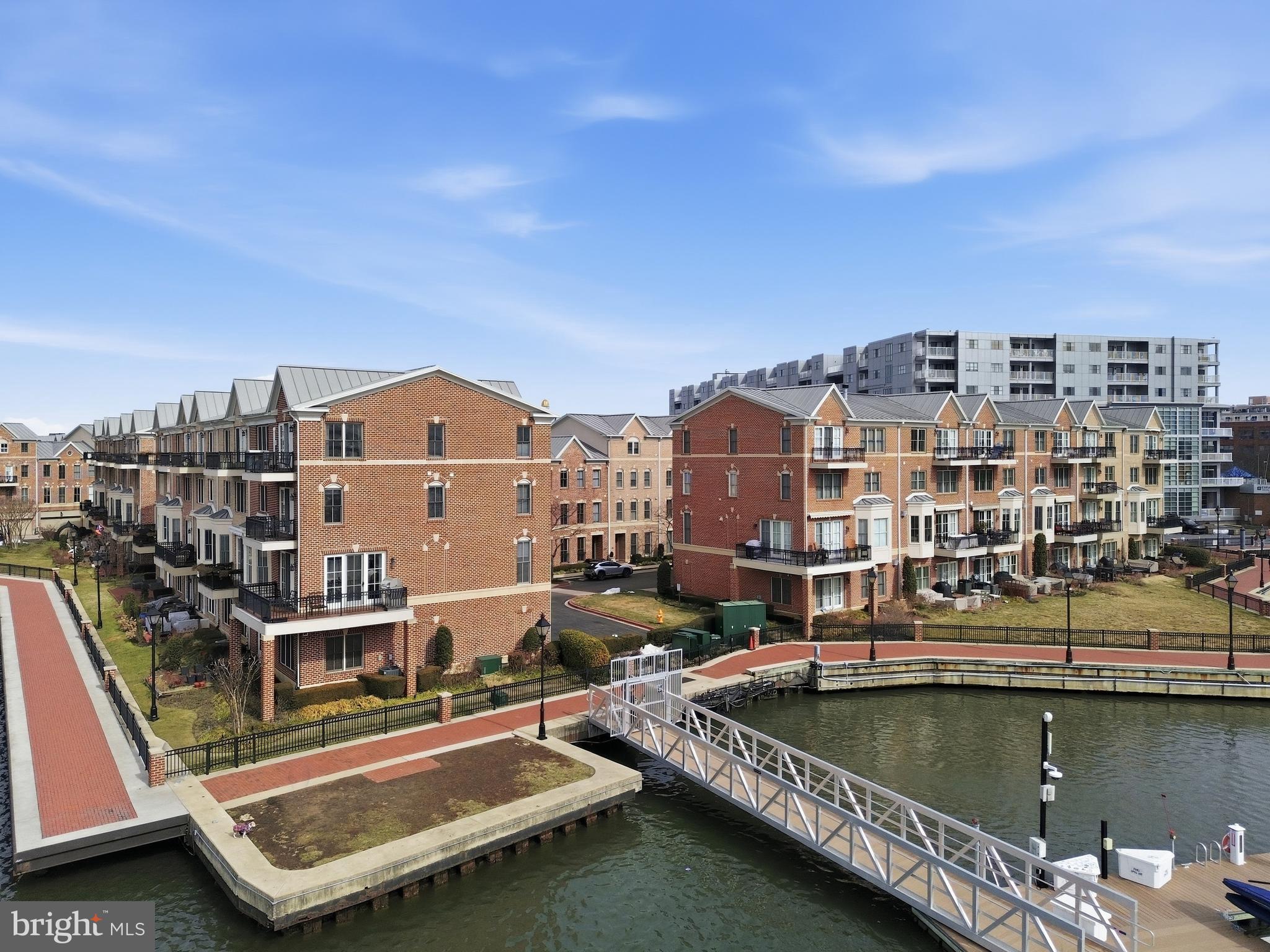 THE MOORINGS AT LIGHTHOUSE POINT - Residential