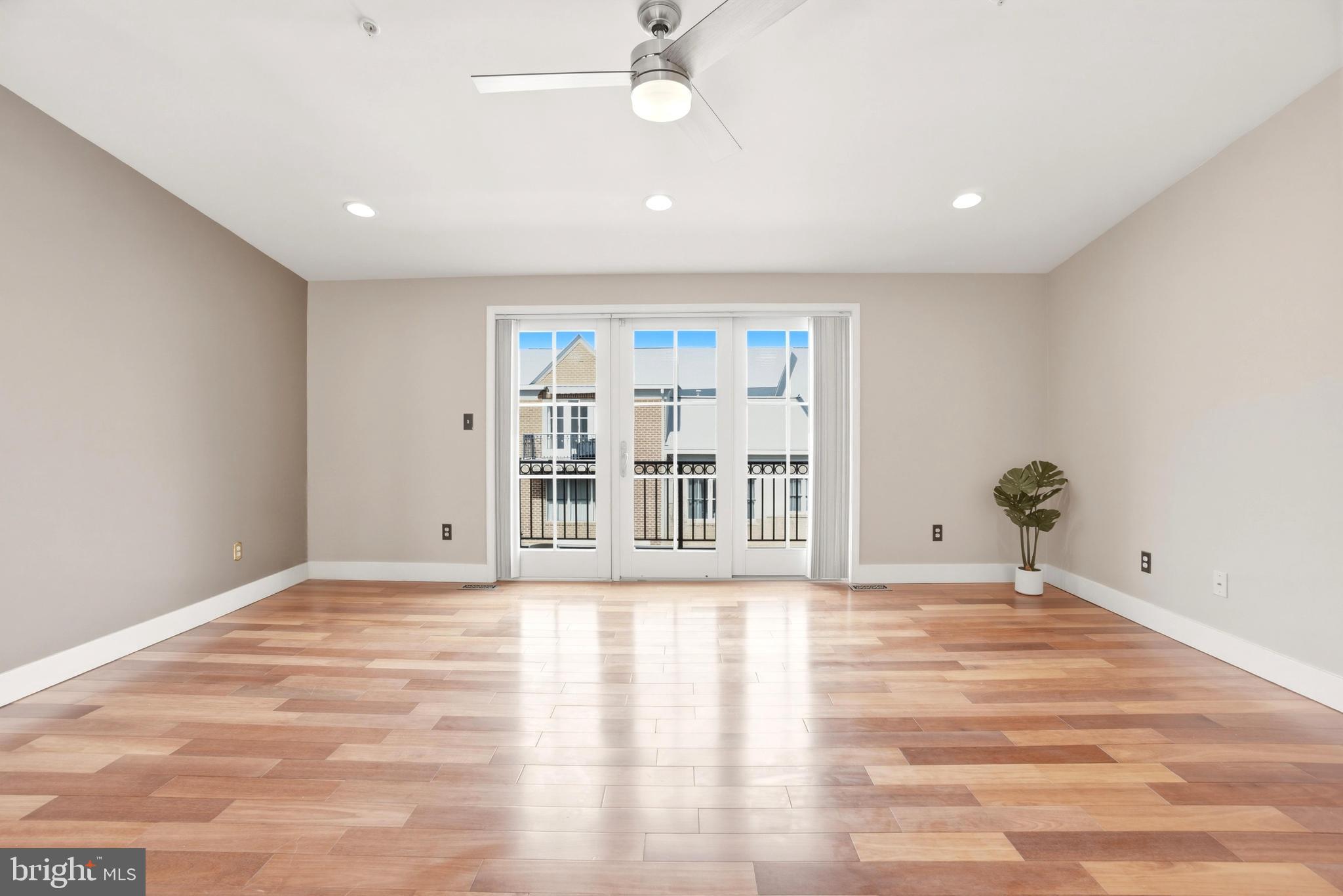 THE MOORINGS AT LIGHTHOUSE POINT - Residential