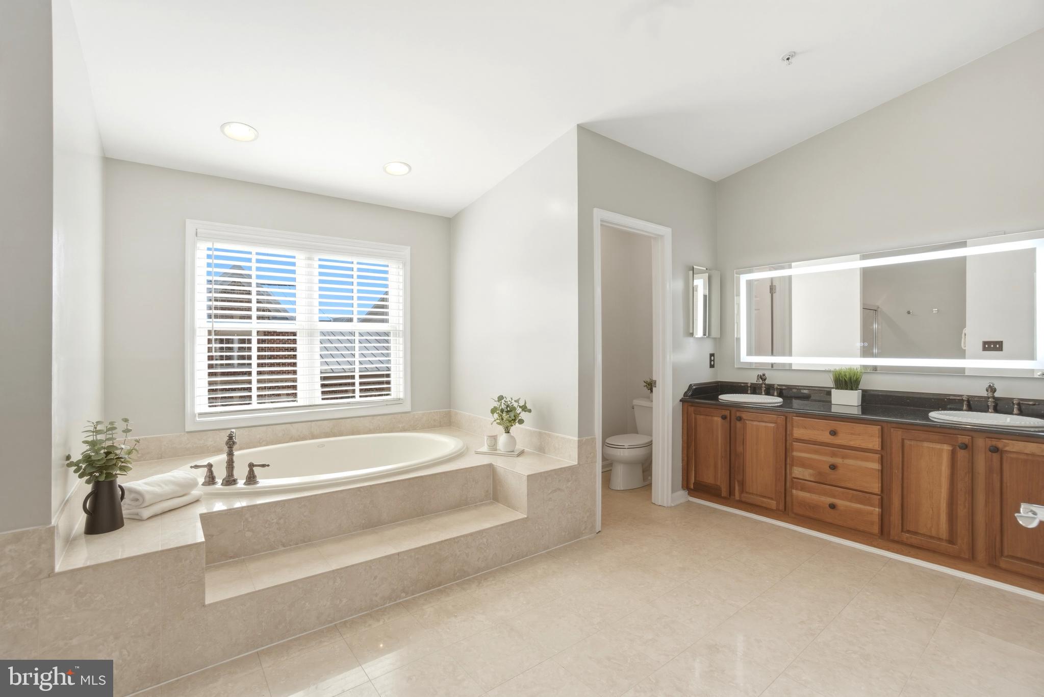 THE MOORINGS AT LIGHTHOUSE POINT - Residential