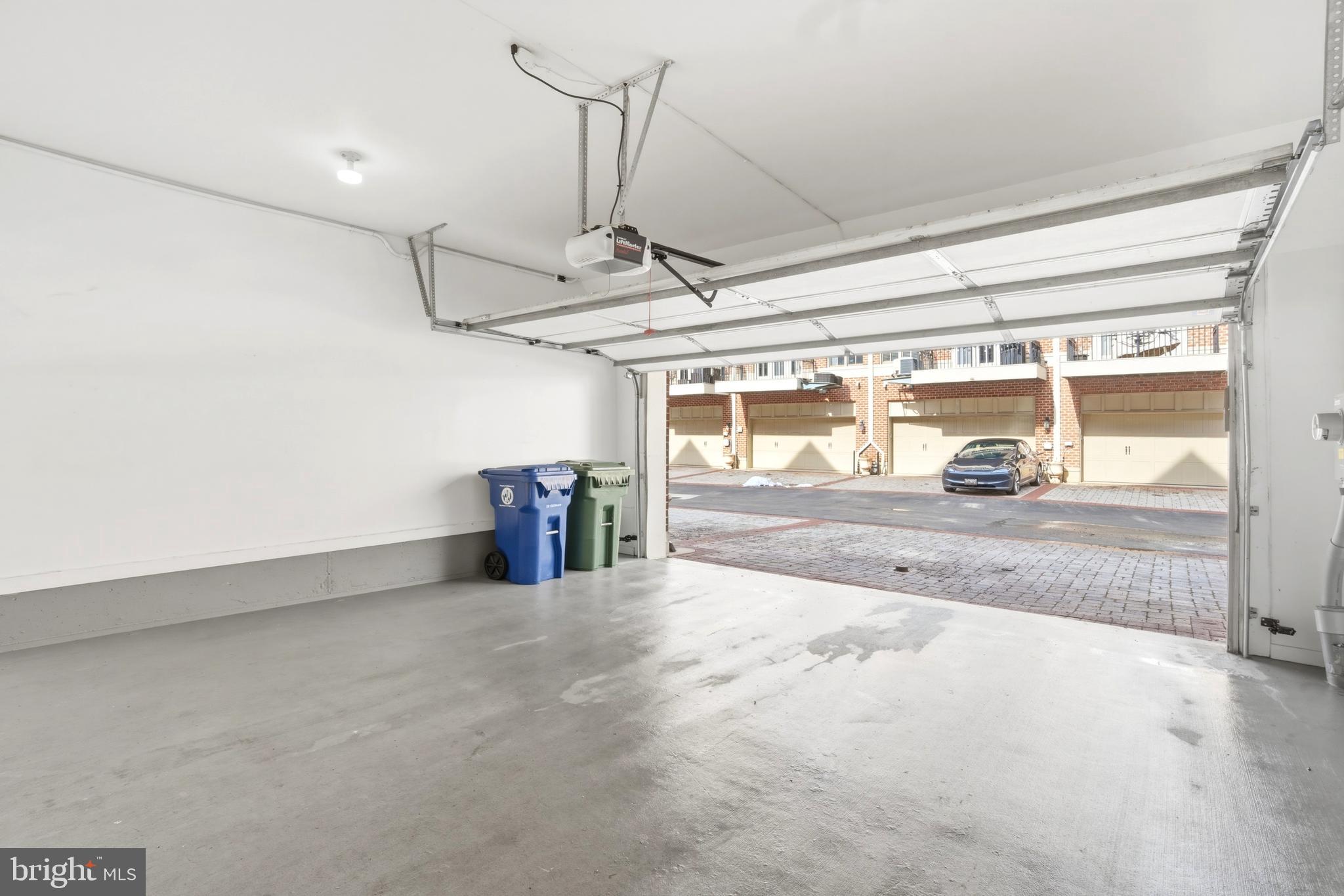 THE MOORINGS AT LIGHTHOUSE POINT - Residential