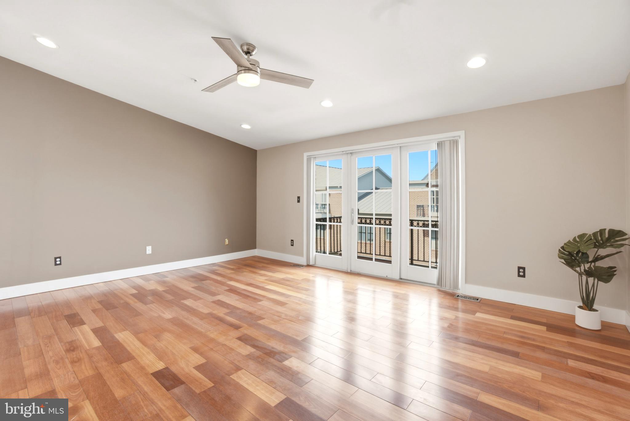 THE MOORINGS AT LIGHTHOUSE POINT - Residential