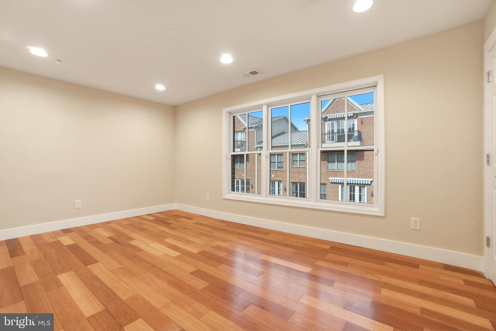 THE MOORINGS AT LIGHTHOUSE POINT - Residential