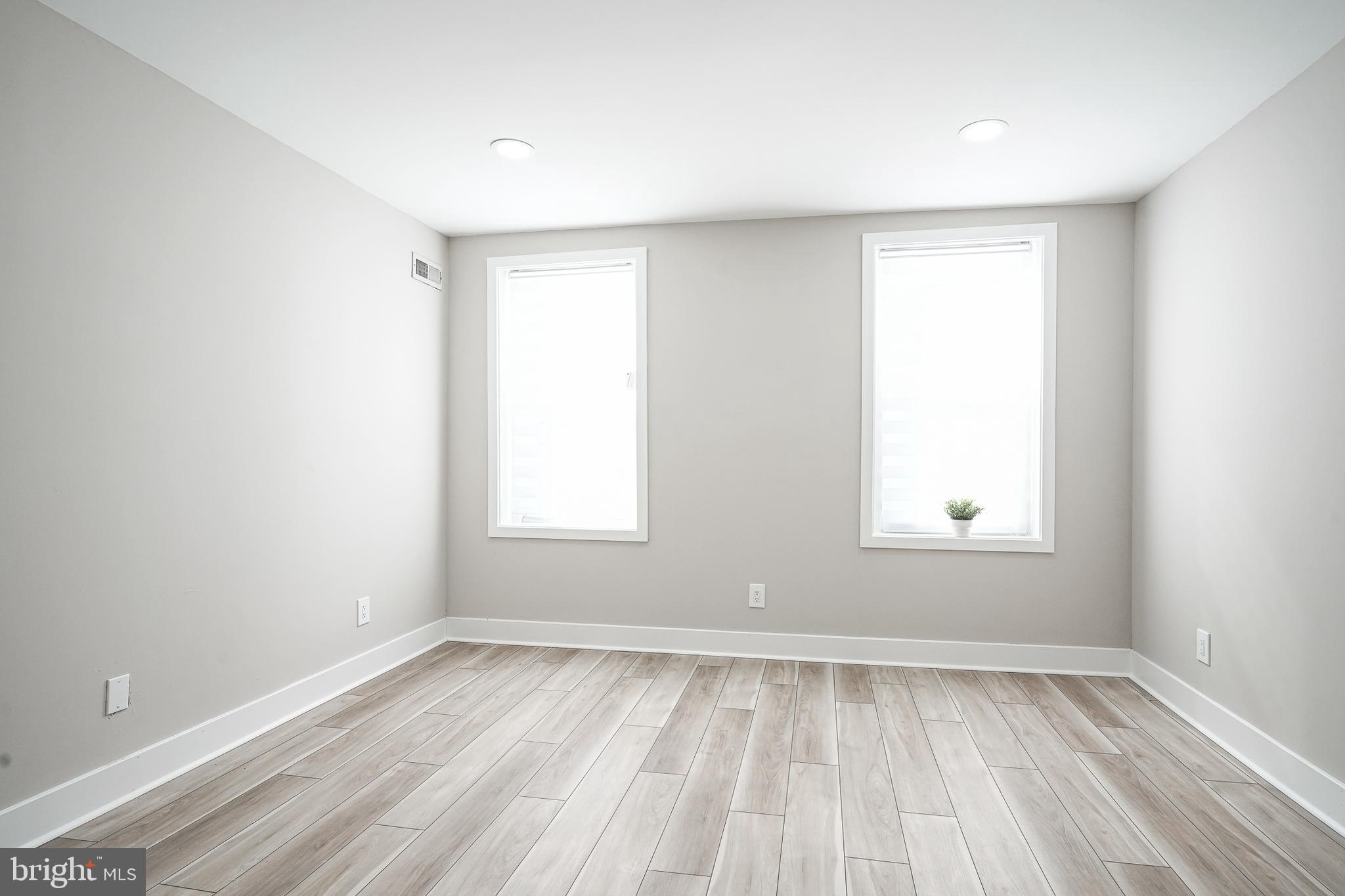 POINT BREEZE - Residential