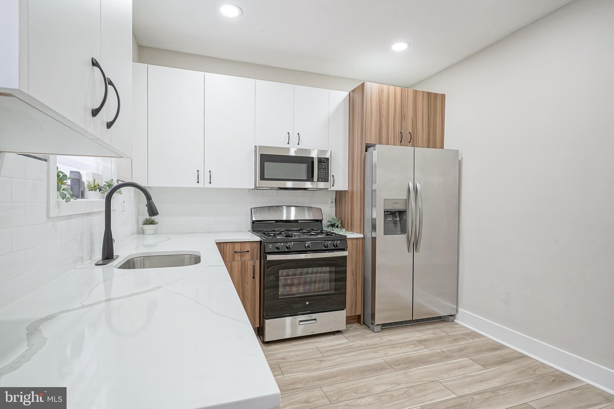 POINT BREEZE - Residential