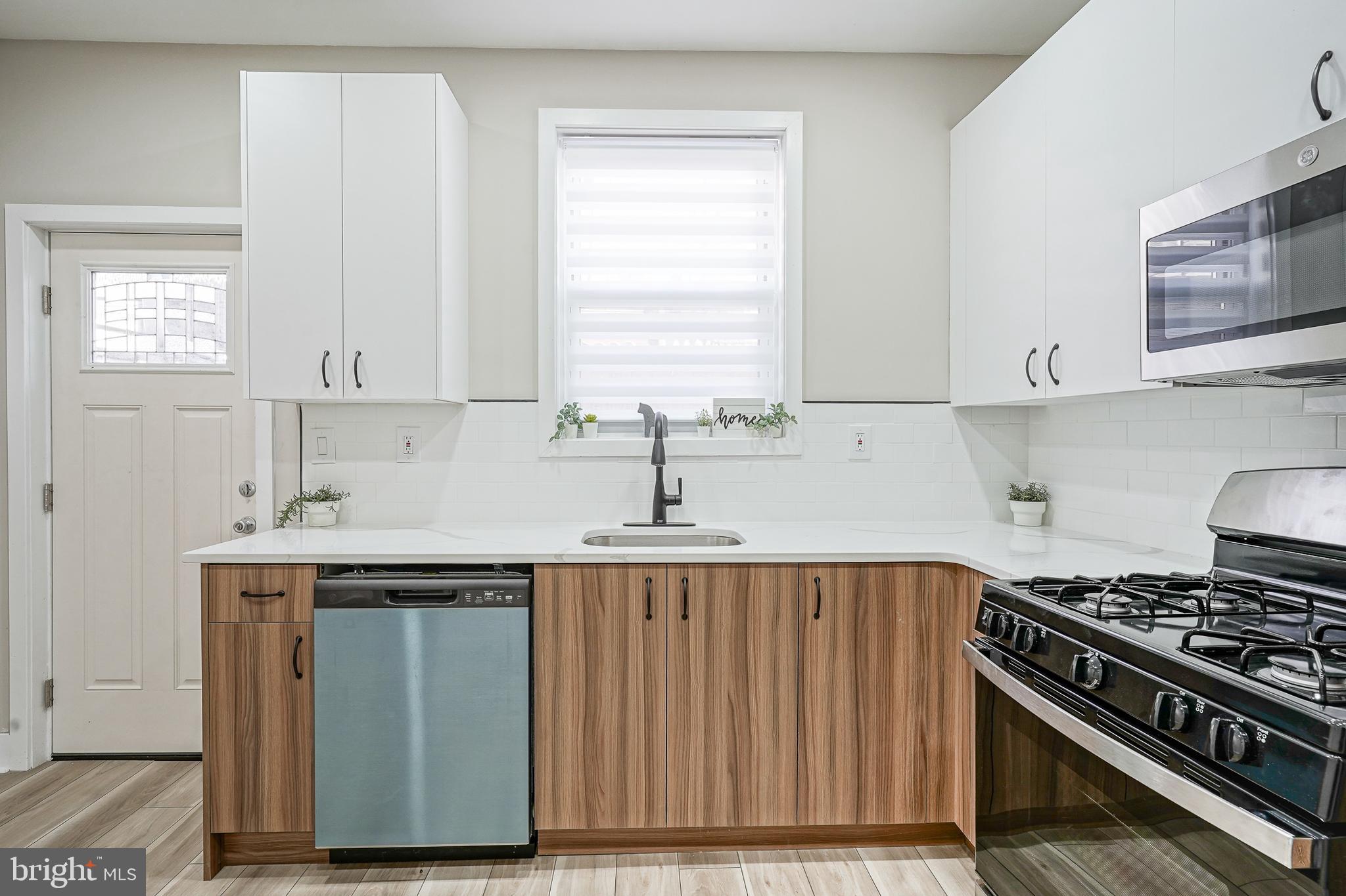 POINT BREEZE - Residential