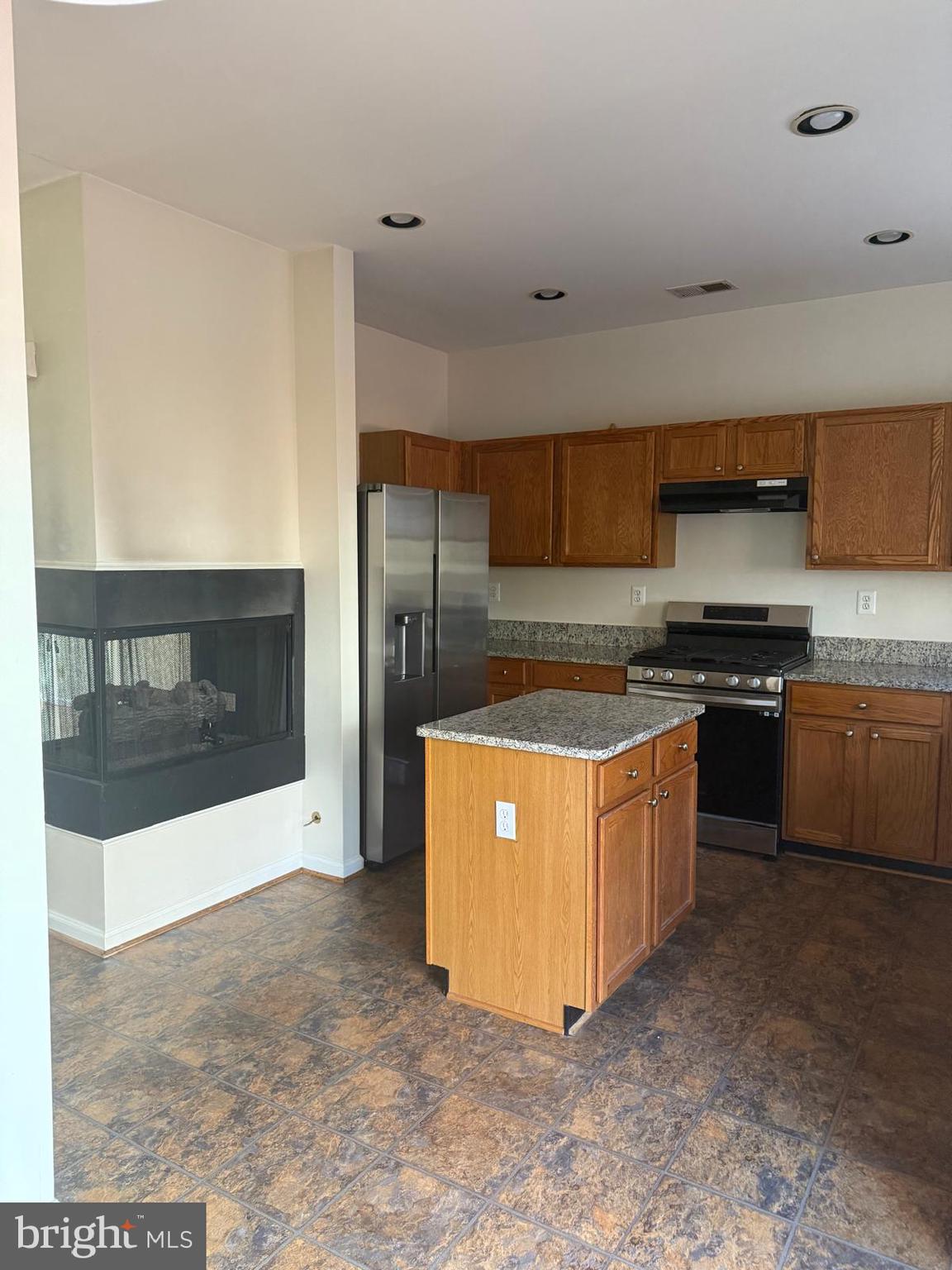 MCNAIR FARMS LANDBAY 5 - Residential Lease