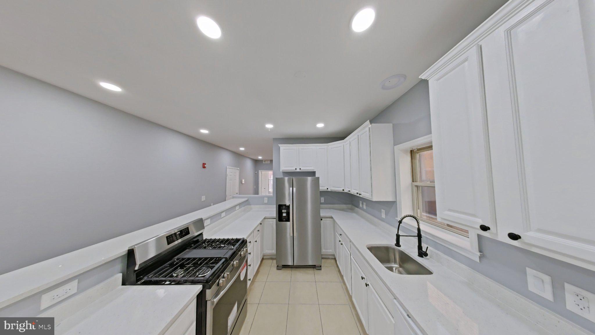 1831 W DIAMOND STREET 2