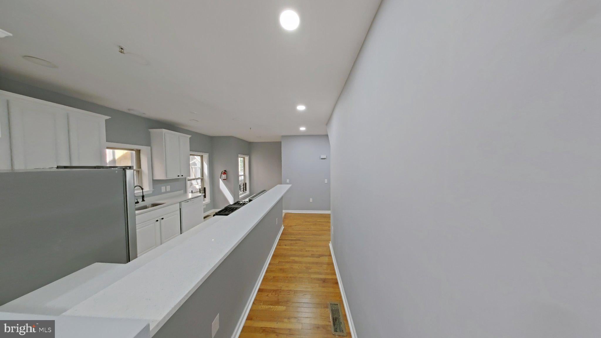 1831 W DIAMOND STREET 2