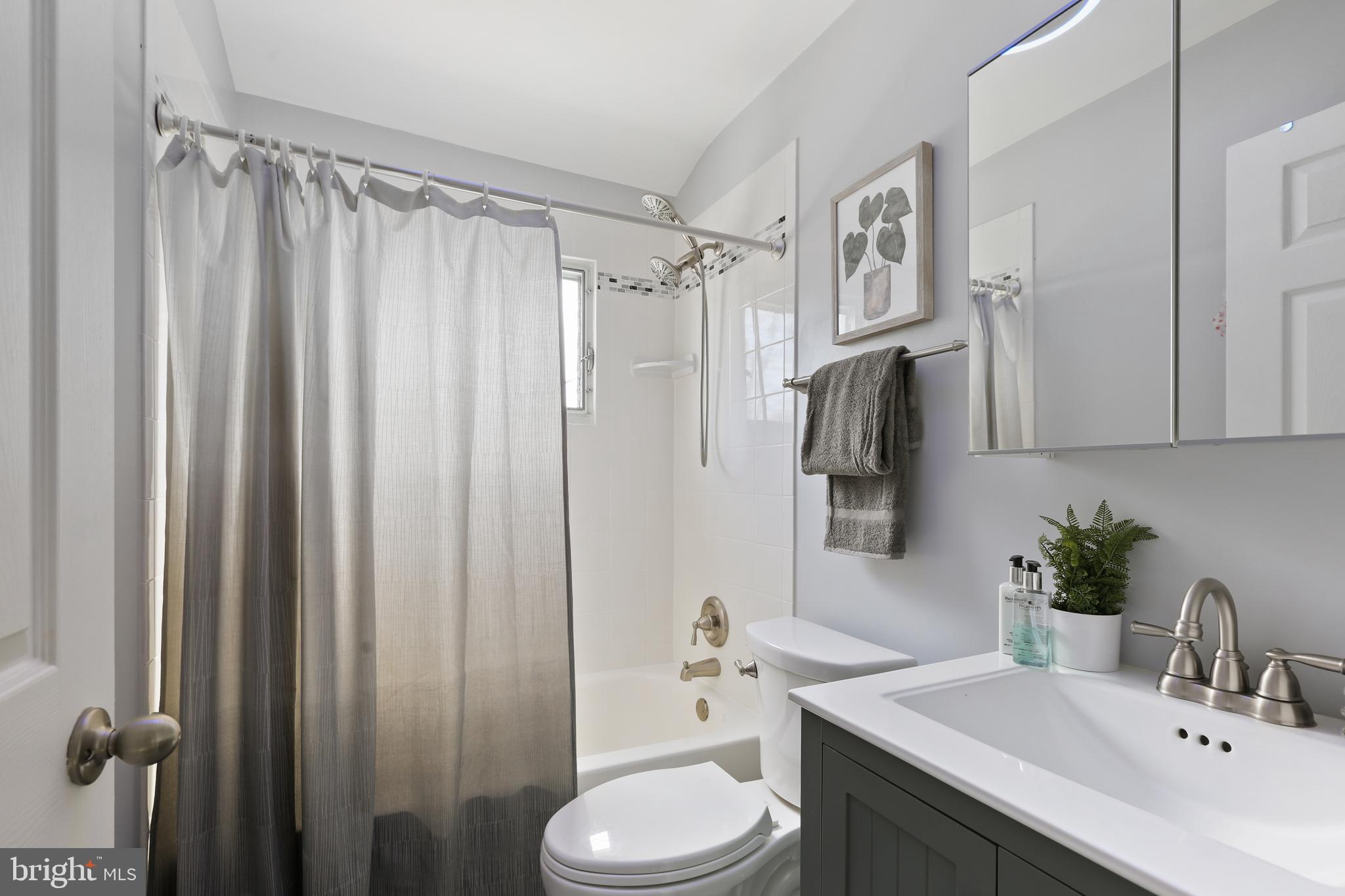 COUNTRY RIDGE - Residential