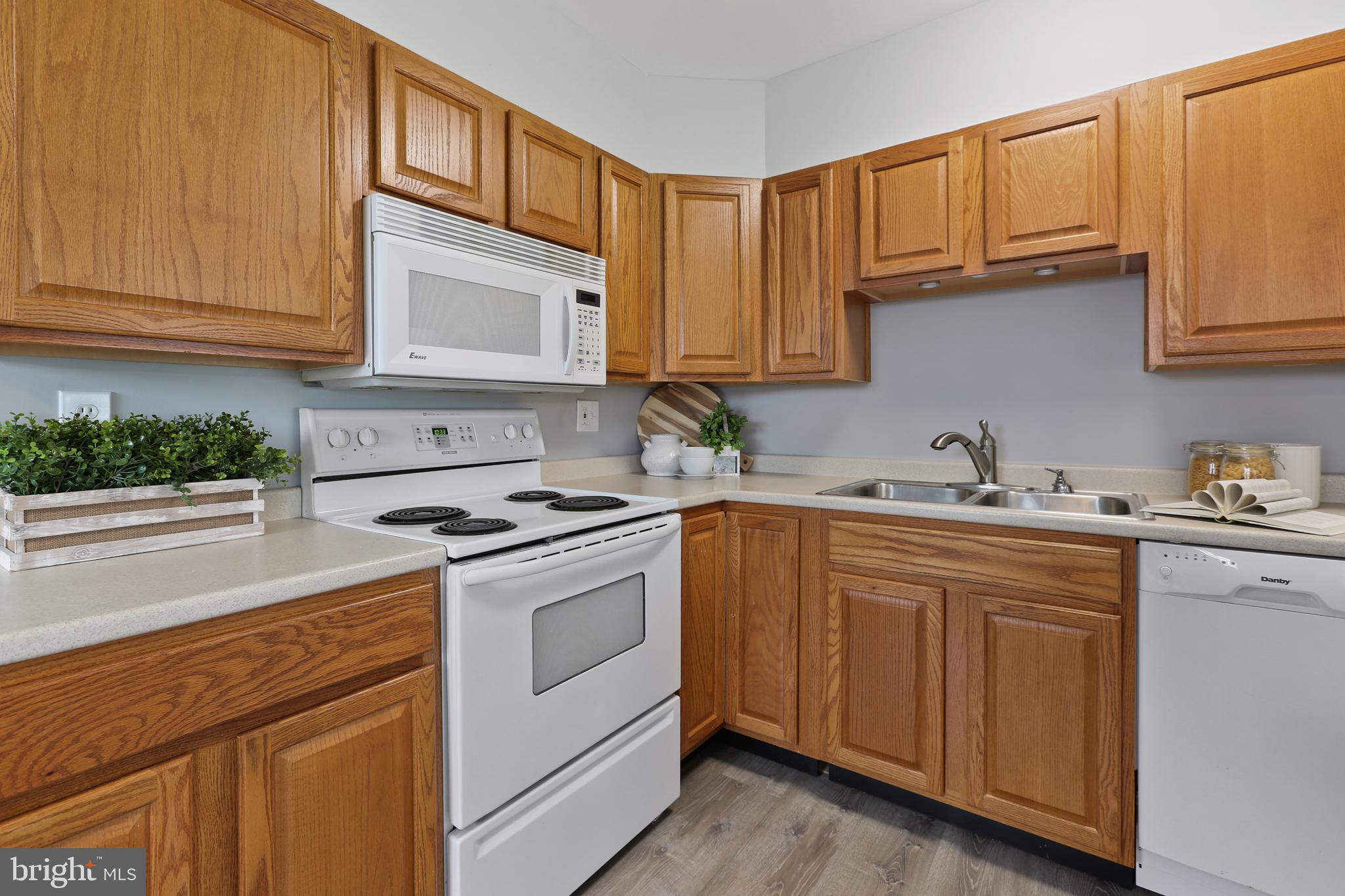 COUNTRY RIDGE - Residential