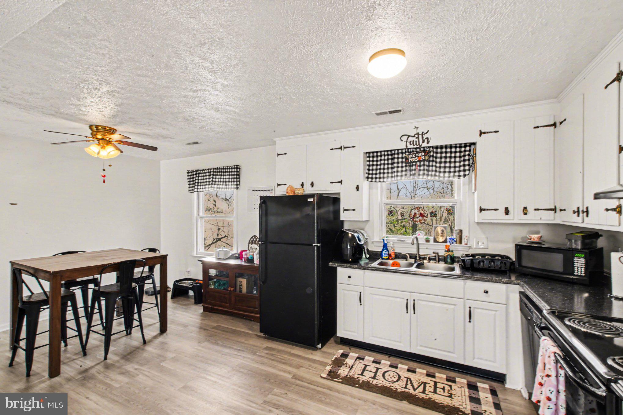 AUSTIN RUN TOWNHOUSES - Residential