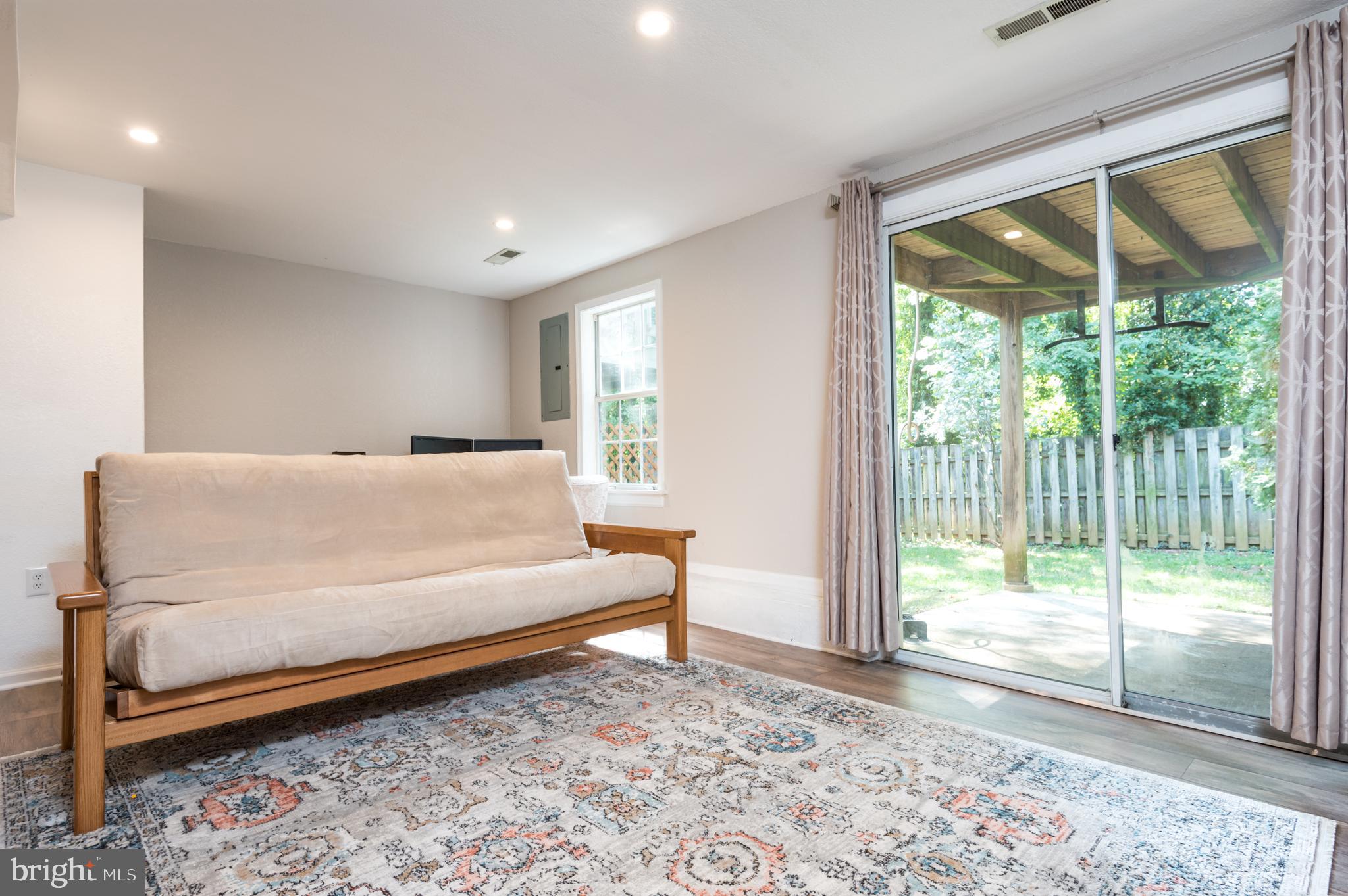 LEEDS SQUARE - Residential