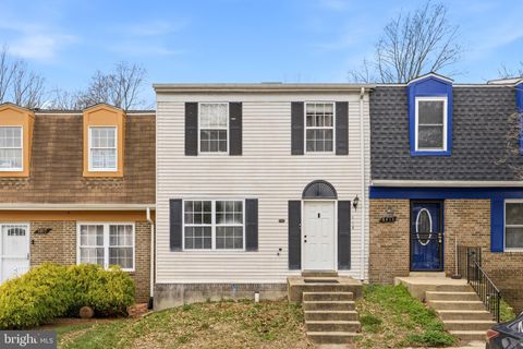 Townhouse For Sale - 5815 Falkland Place<br/> CAPITOL HEIGHTS, MD 20743
