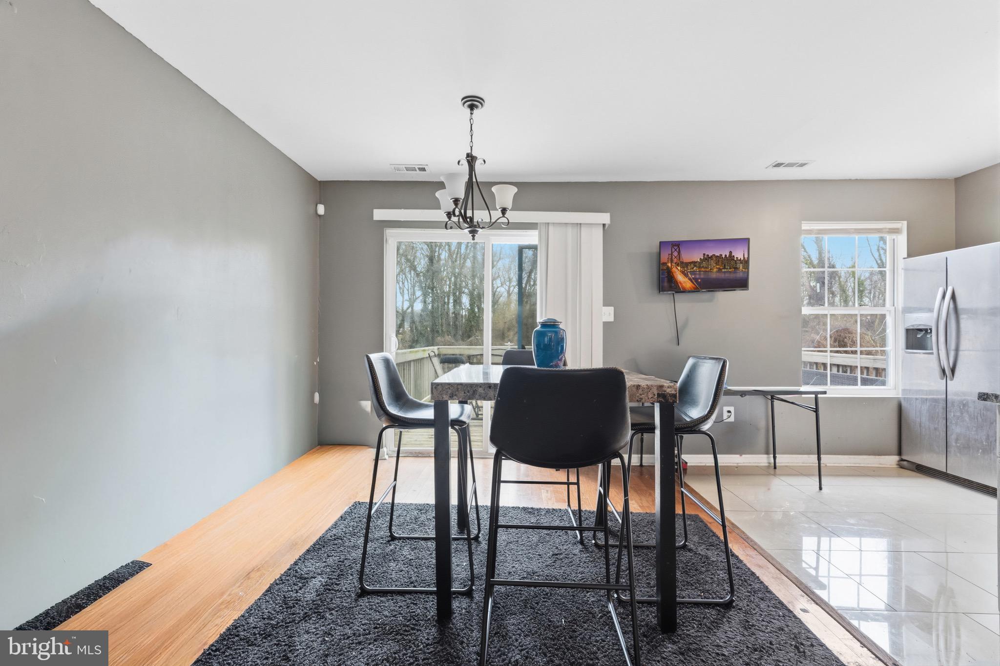 LONDON WOODS - Residential