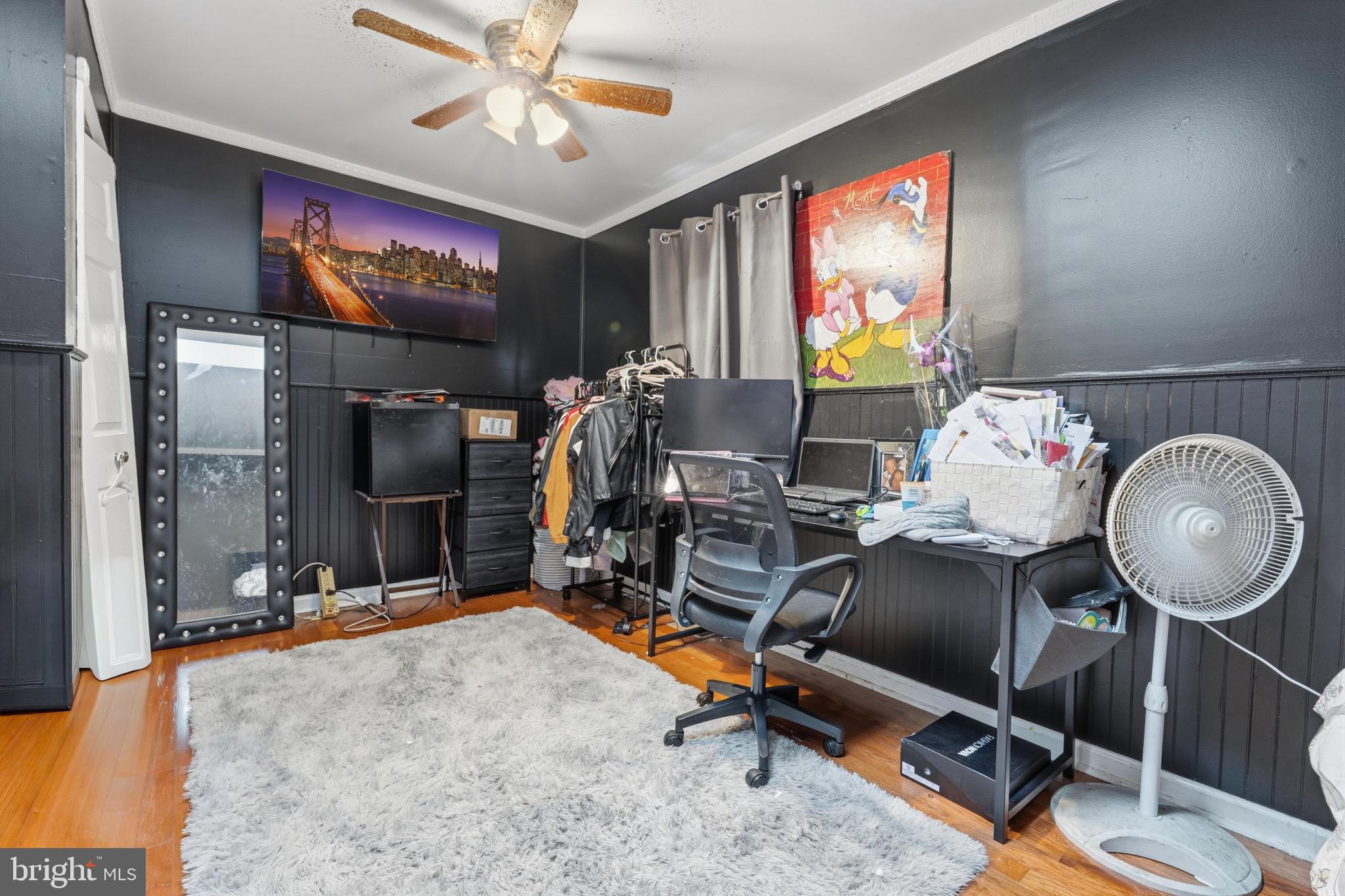 LONDON WOODS - Residential