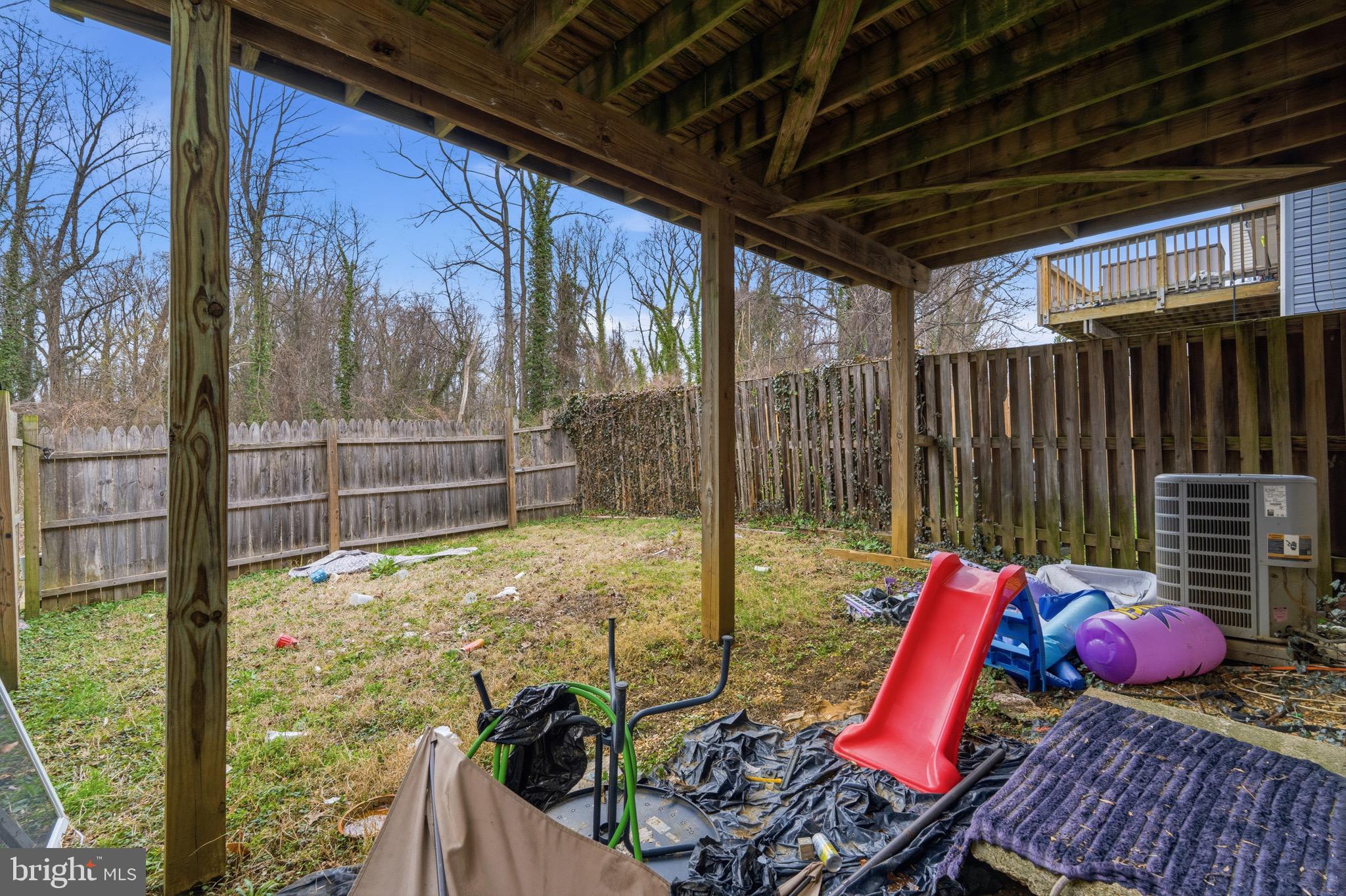 LONDON WOODS - Residential