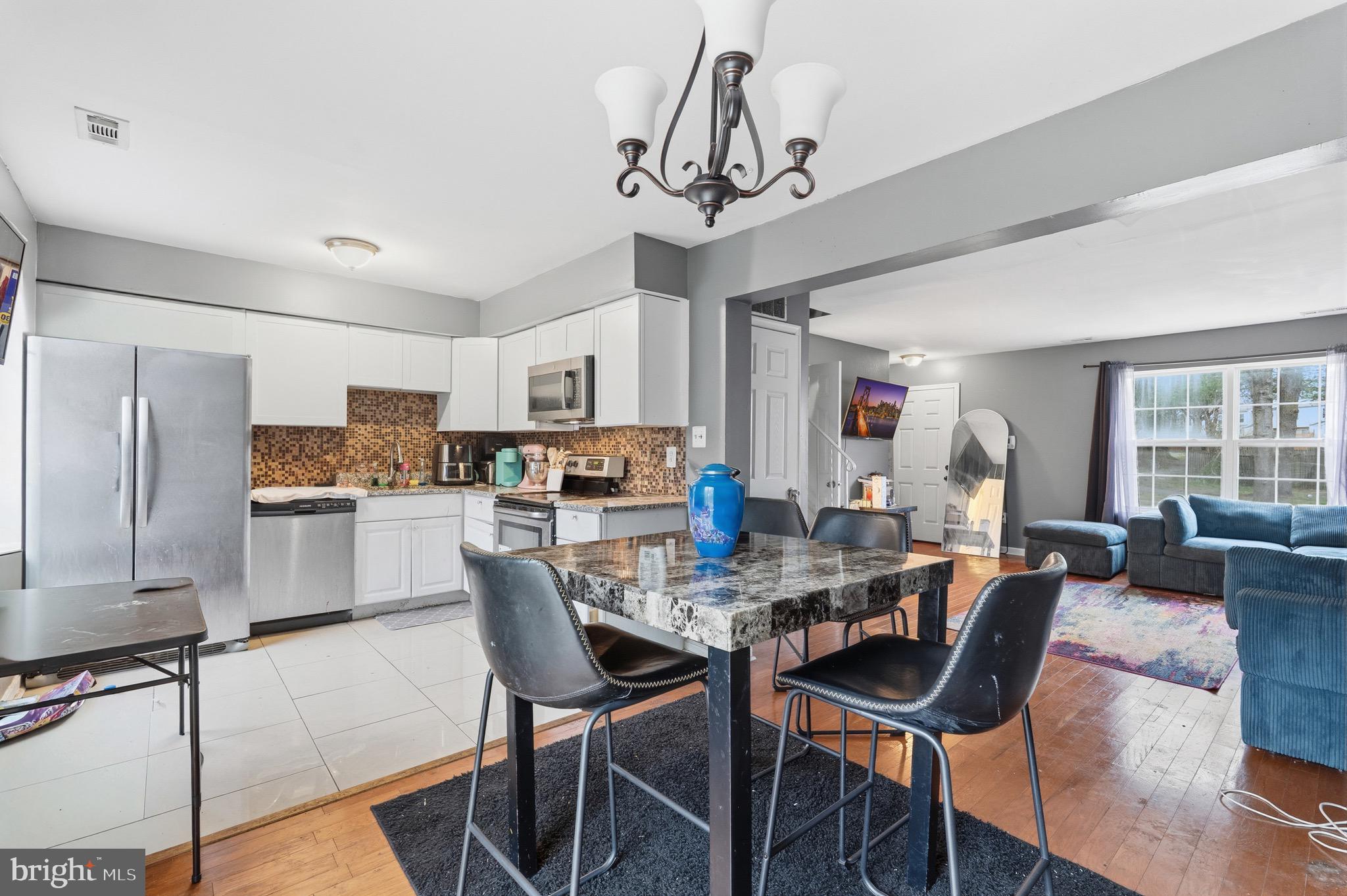 LONDON WOODS - Residential