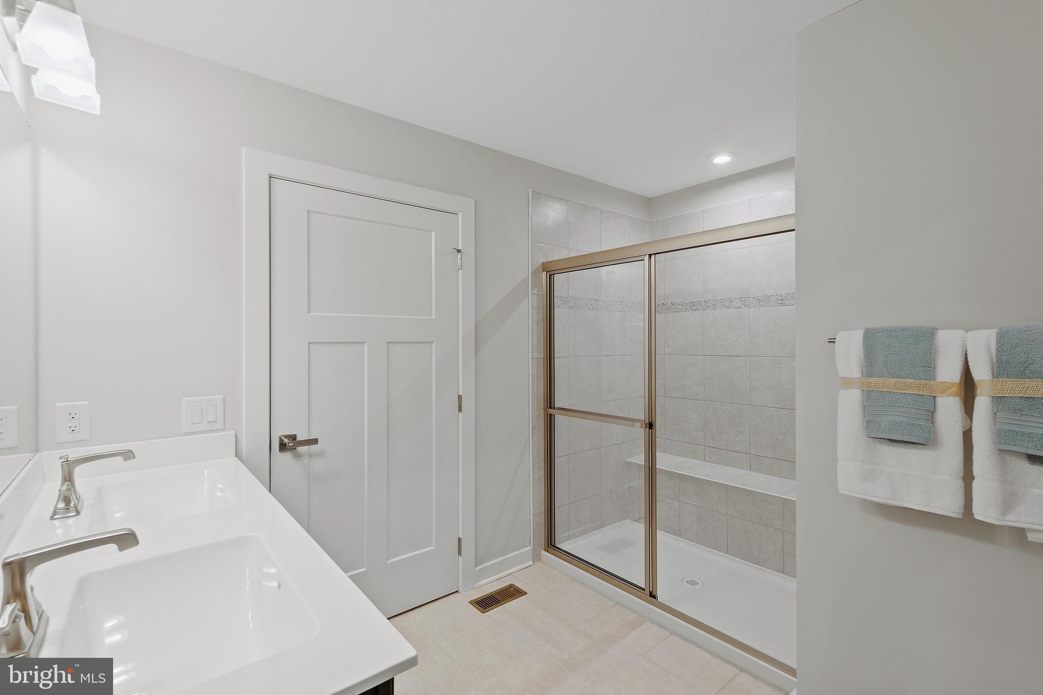 CARDINAL POINTE - Residential