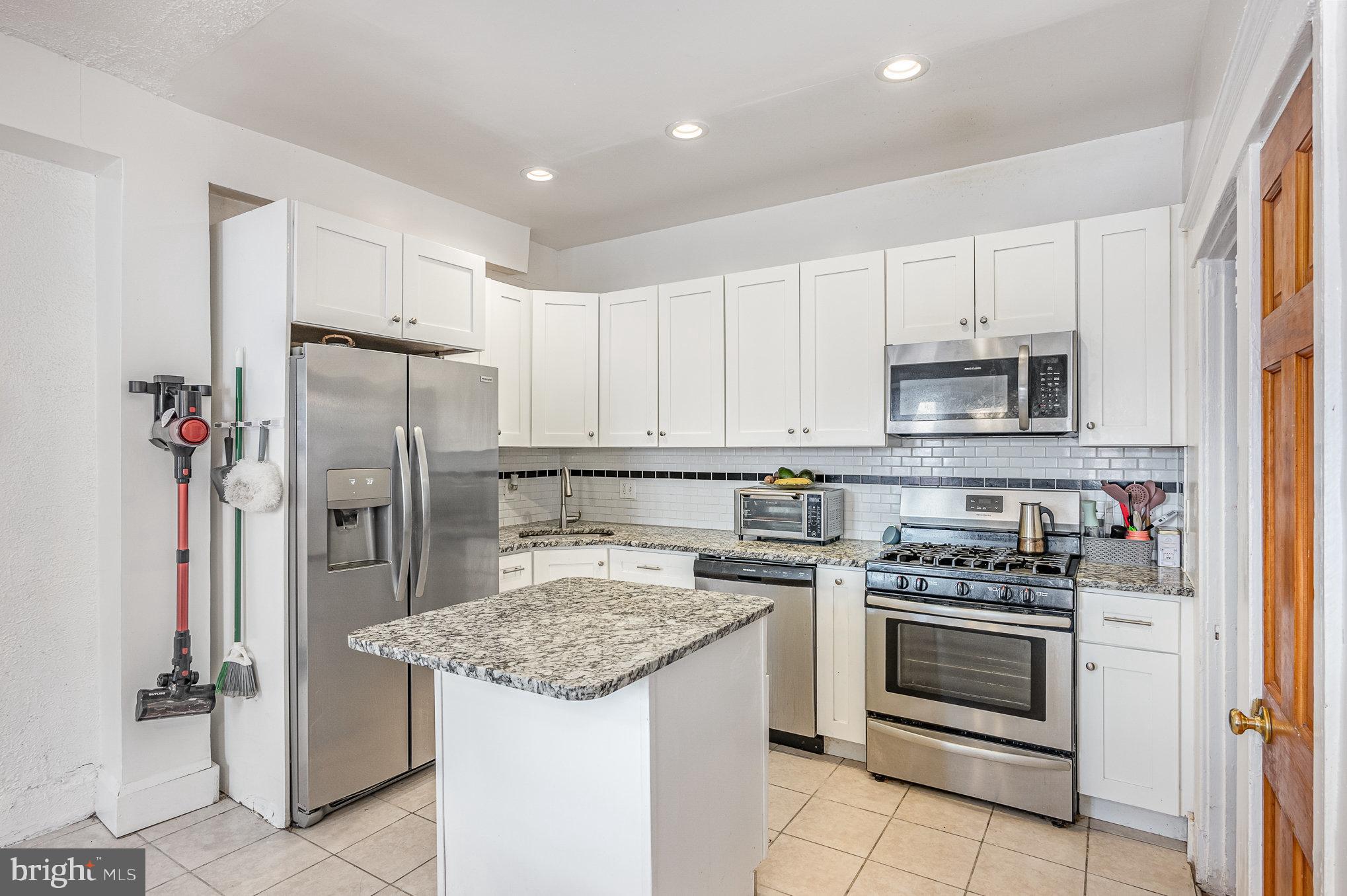 ROGNEL HEIGHTS - Residential