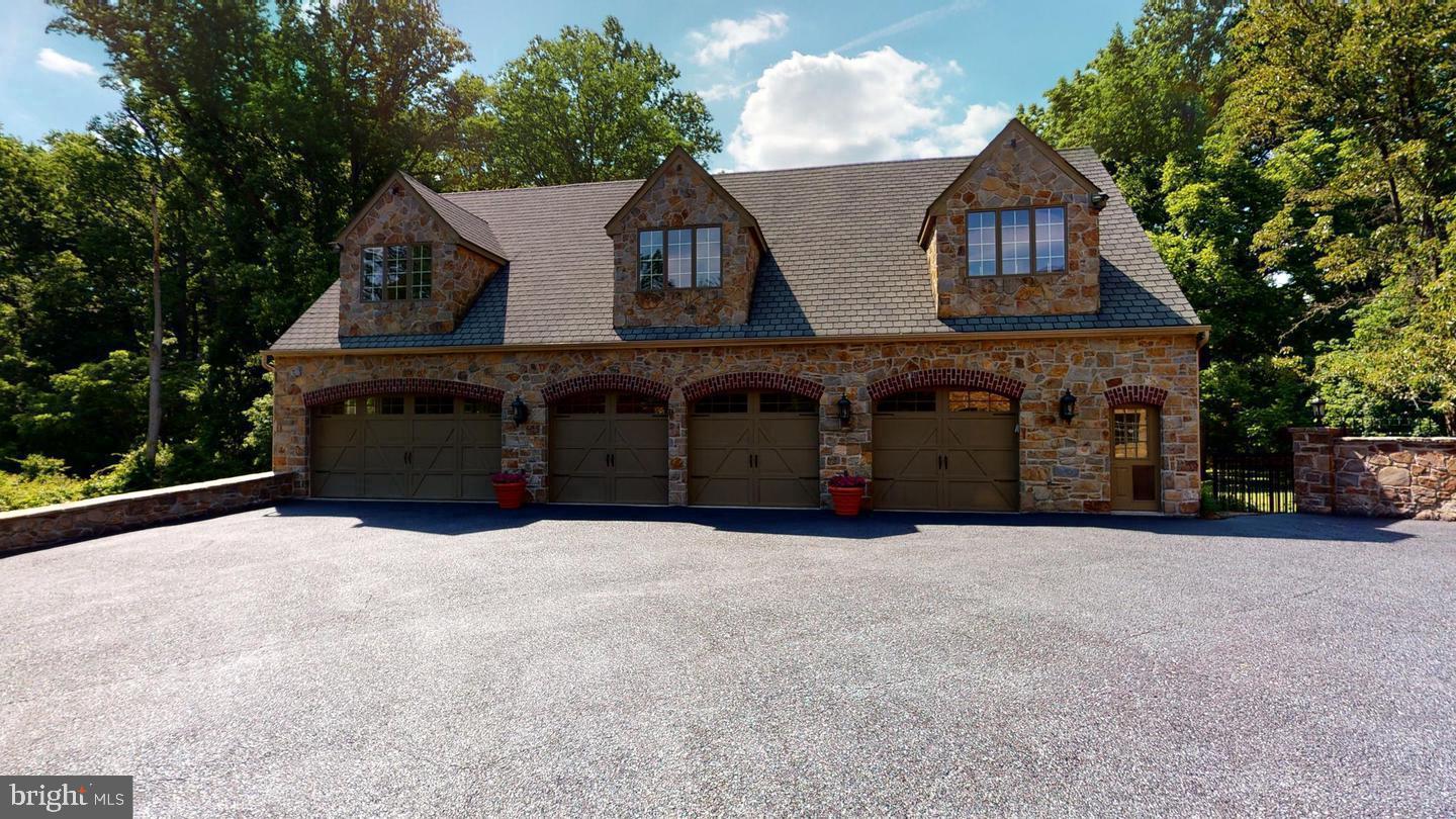 BURROWS RUN - Residential