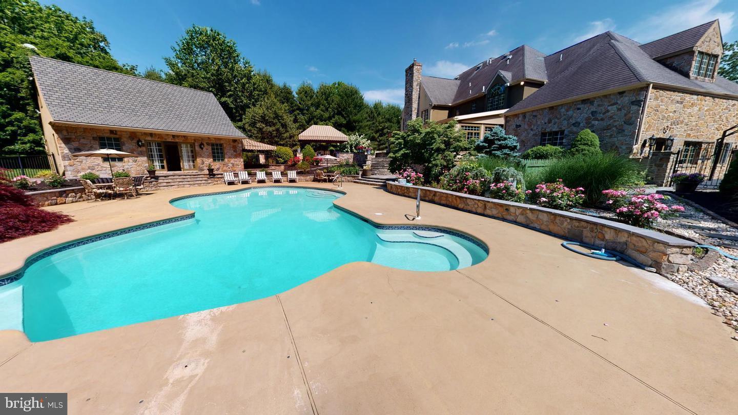 BURROWS RUN - Residential