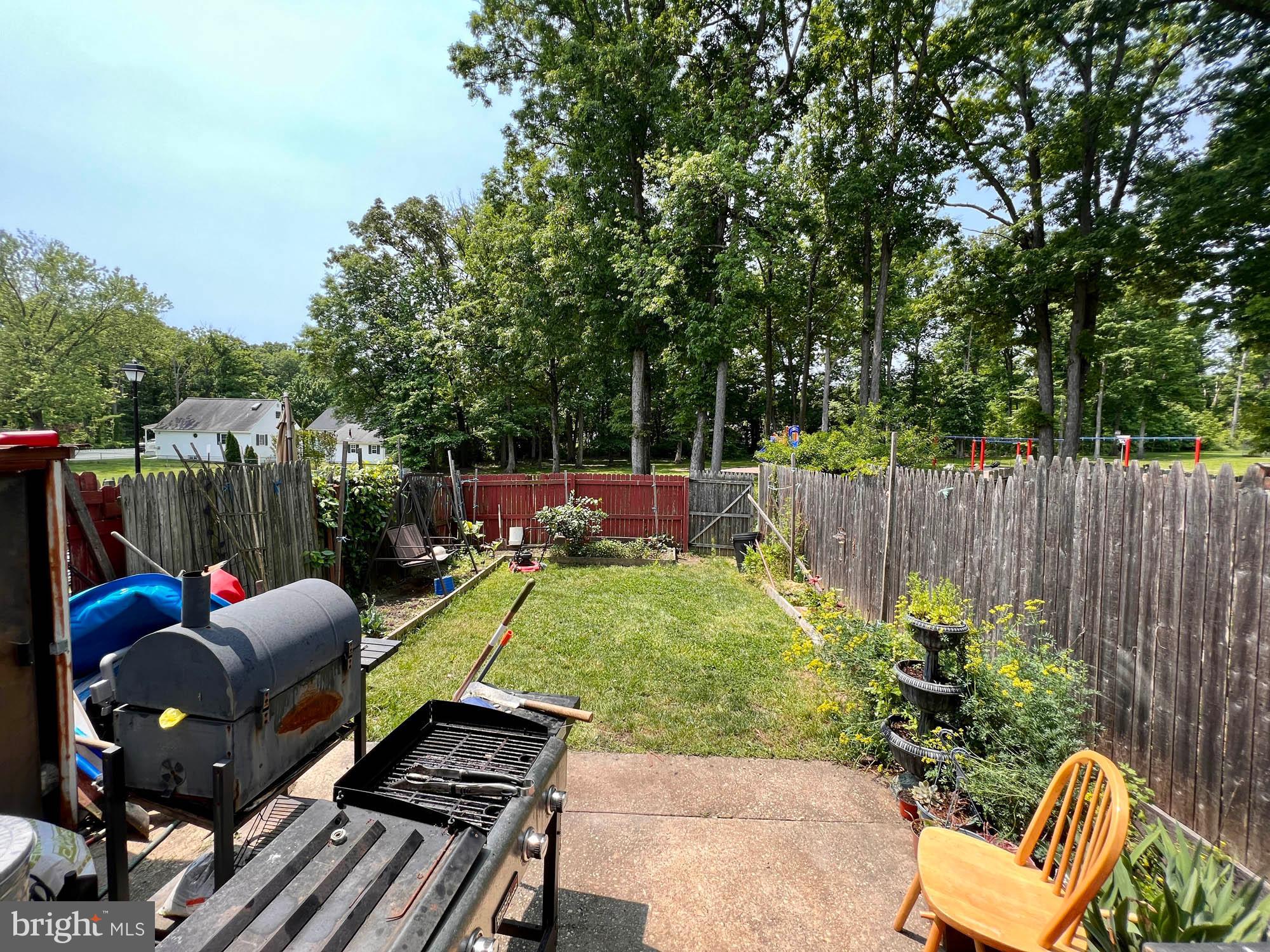 CHESTNUT WOODS - Residential