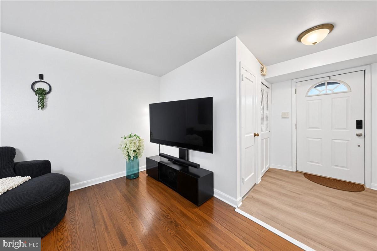 5 S PENNEWELL DRIVE
