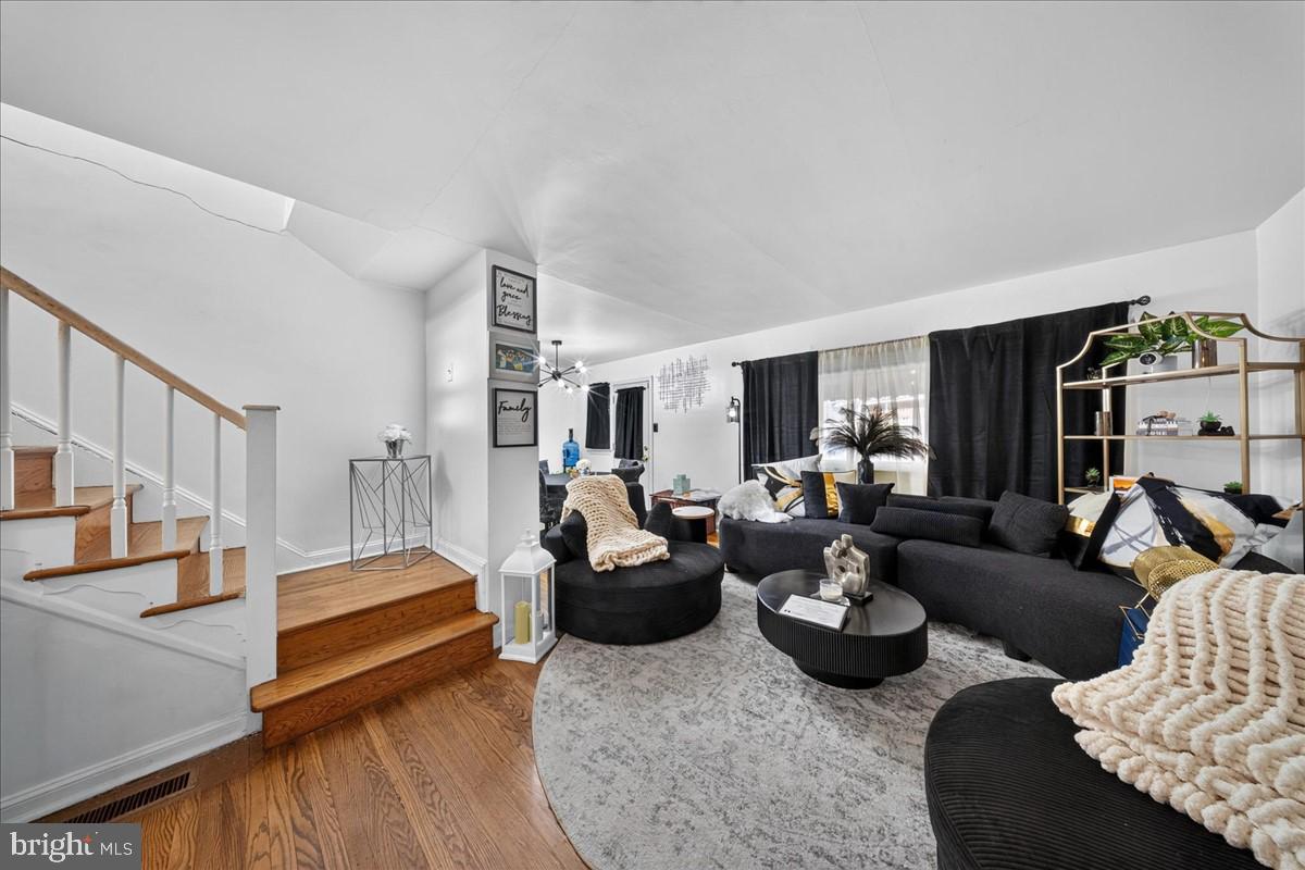 5 S PENNEWELL DRIVE