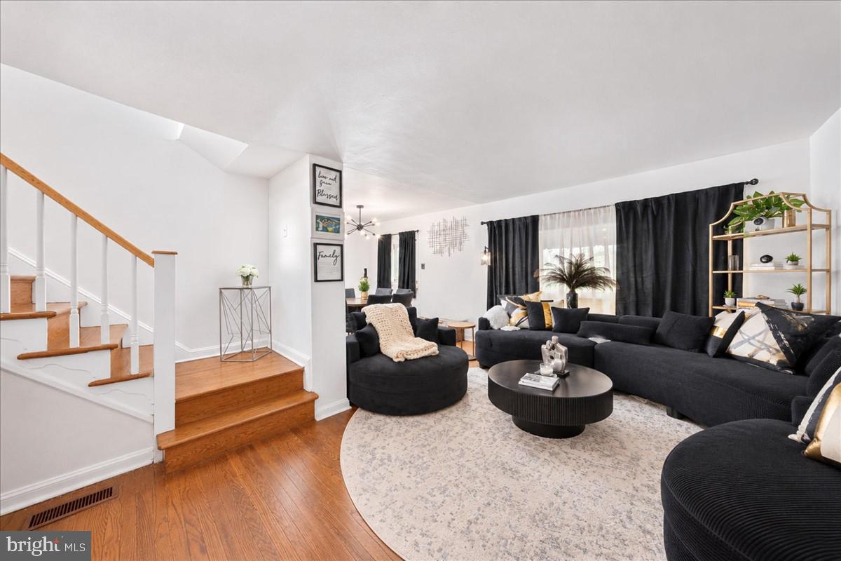5 S PENNEWELL DRIVE