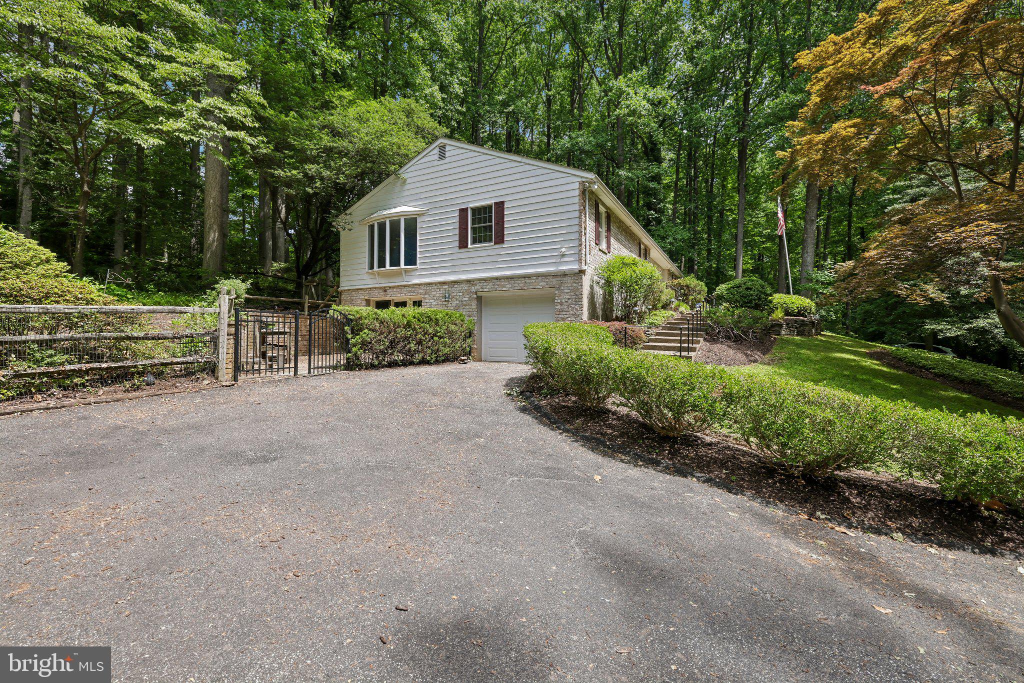 11124 OLD CARRIAGE ROAD
