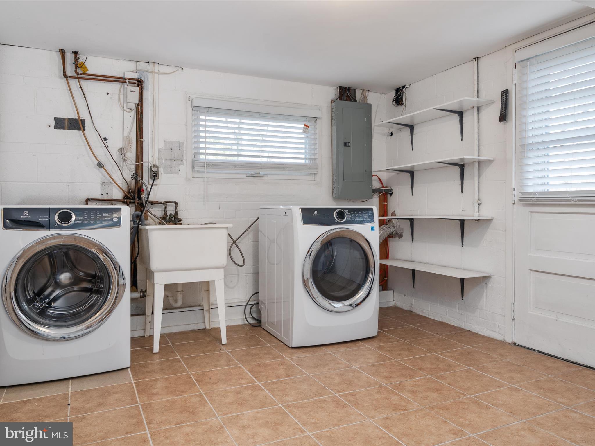 TWINBROOK FOREST - Residential