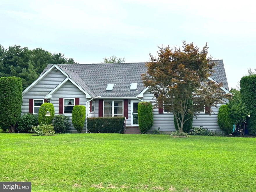 Northern most part of Kent County, Galena is a great location with close proximity to Middletown DE, Cecil County, Chestertown and many local marinas and restaurants. This home is available now to an applicant that meets the criteria. Anyone over the age of 18 living in the home must apply and have a credit score above 650, show no delinquent accounts in the last 5 years and meet the debt-to-income ratio. $3,600 due at lease signing ($1,800 - first month's rent + $1,800 - security deposit)