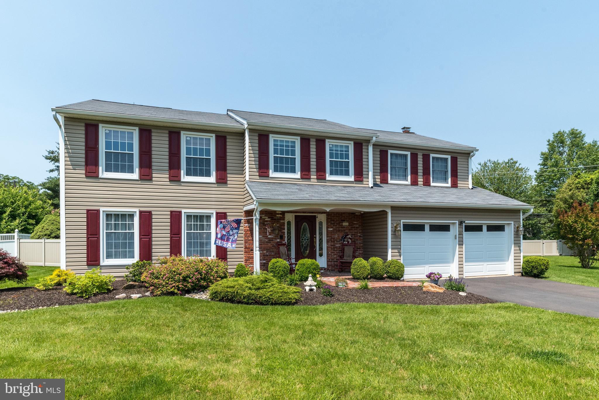 10 DORSETT CIRCLE