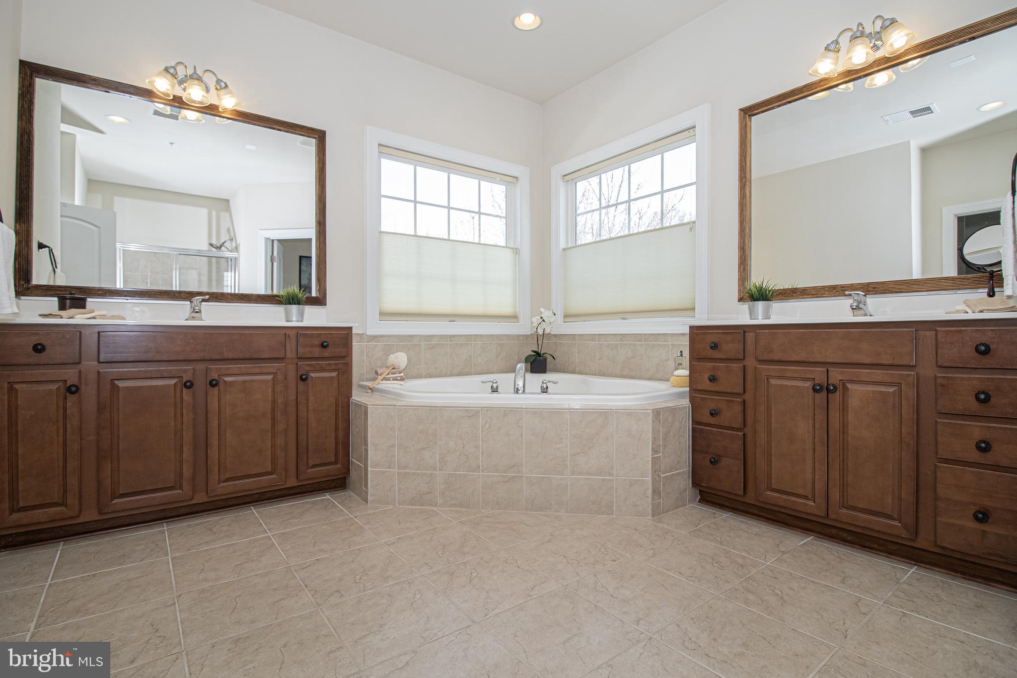 BALMORAL-PLAT 10> - Residential