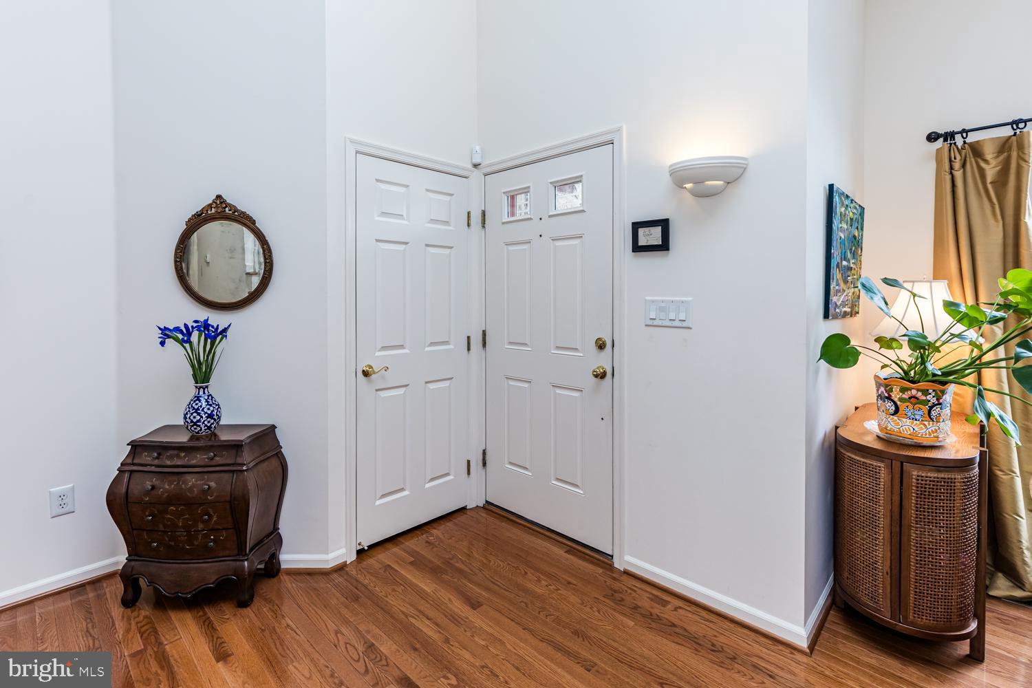 COURTYARDS AT WAVERLY WOODS EAST - Residential