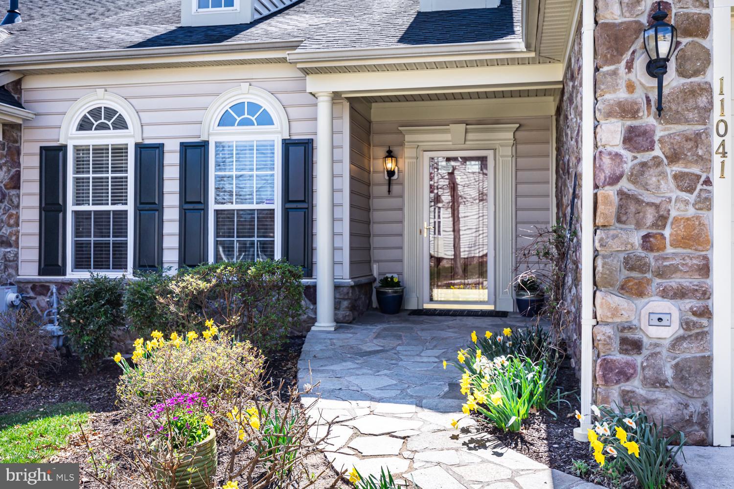 COURTYARDS AT WAVERLY WOODS EAST - Residential