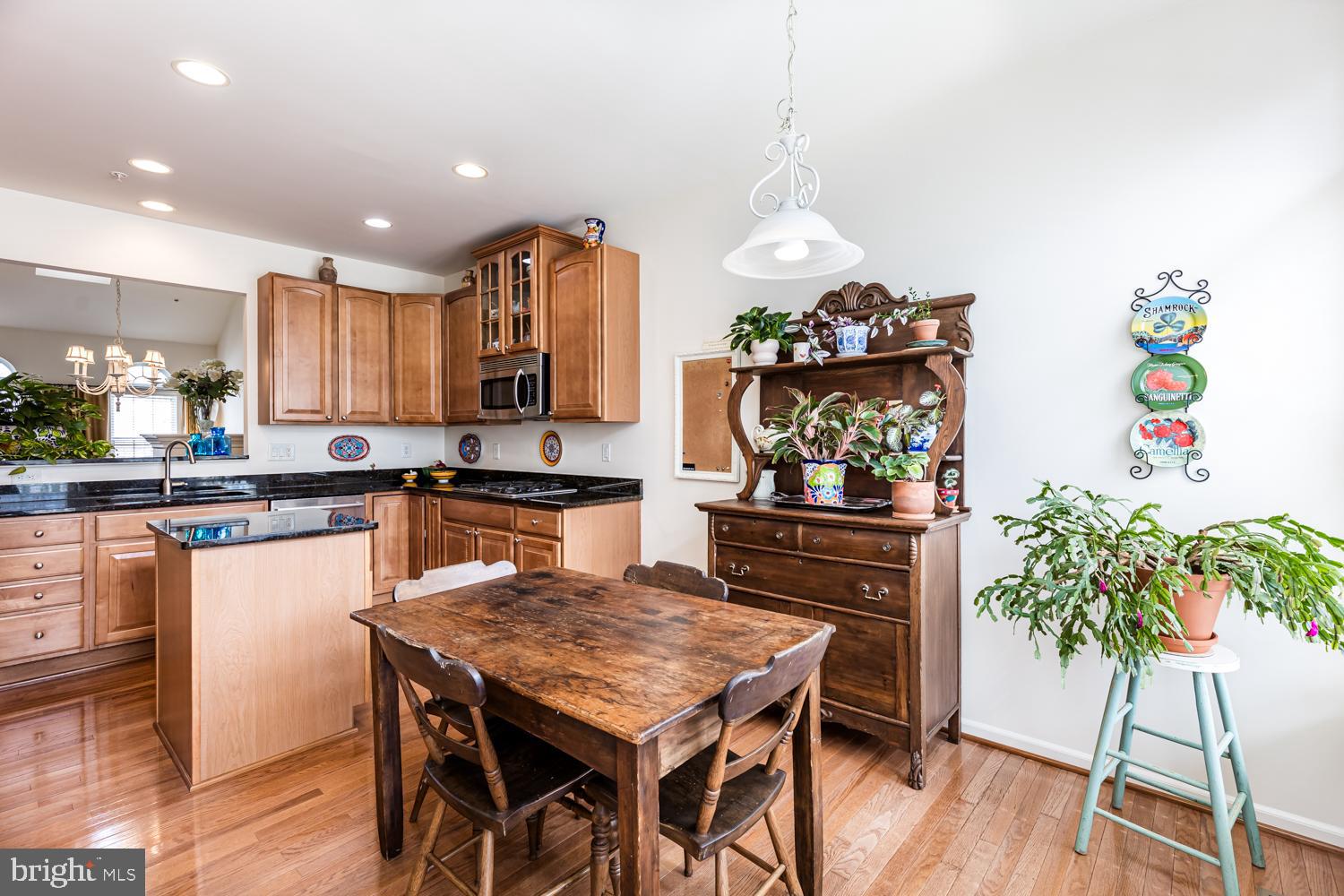 COURTYARDS AT WAVERLY WOODS EAST - Residential